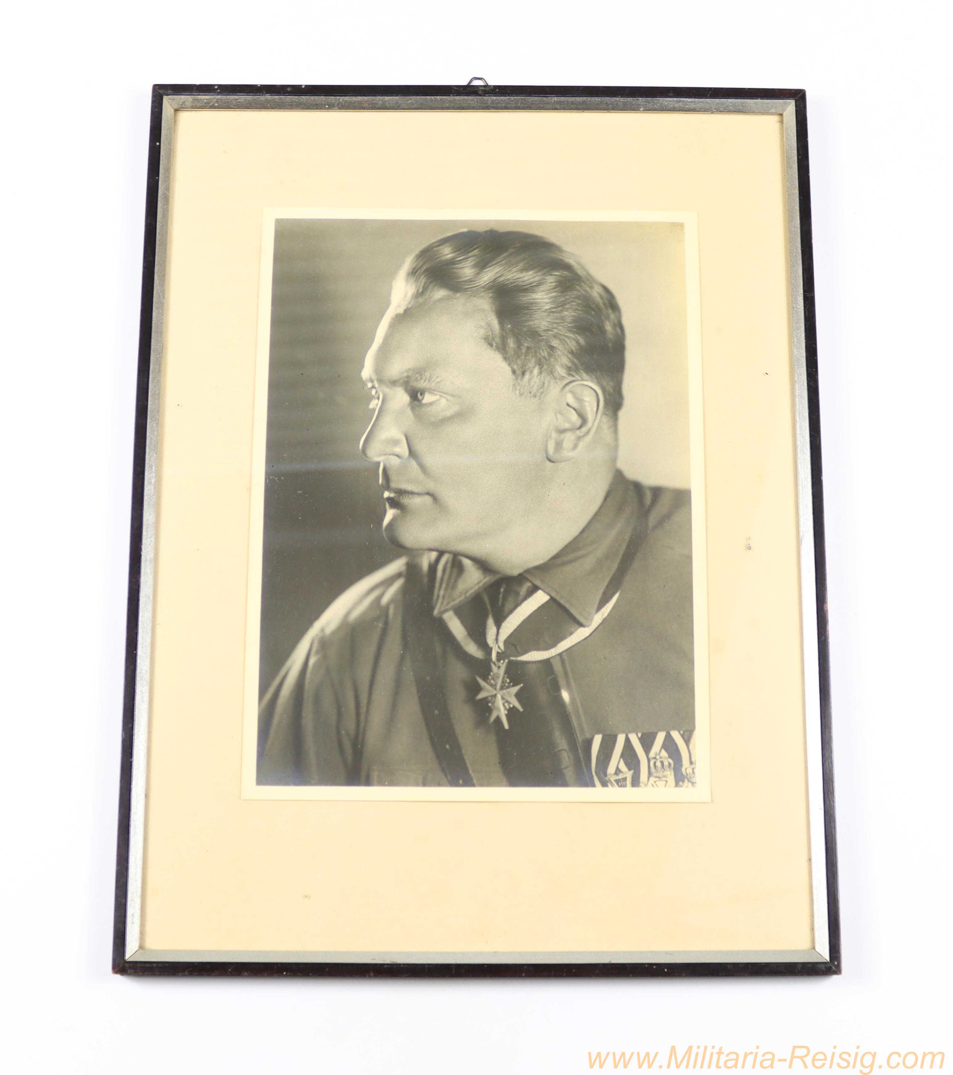 Gerahmtes Porträtfoto Hermann Göring mit Orden Pour le Mérite