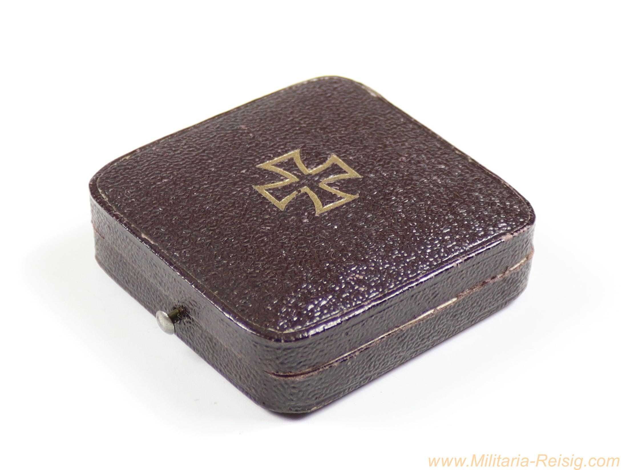 Etui für das Eiserne Kreuz 1. Klasse 1914 – mit Pilzkopfdrücker