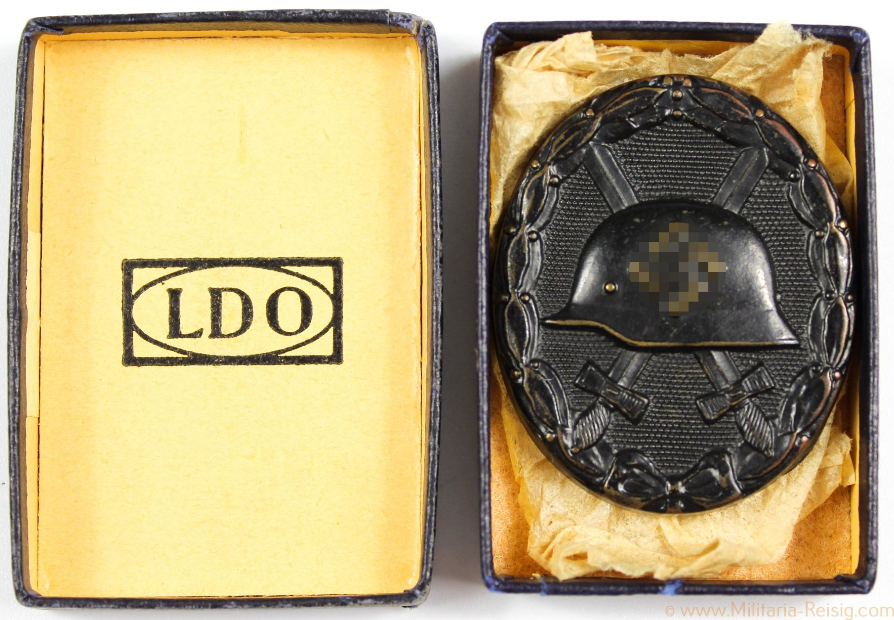 Verwundetenabzeichen in Schwarz 1939 im Etui, Herst. L/11 (Wilhelm Deumer, Lüdenscheid)
