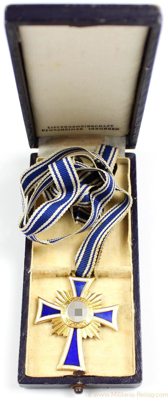 Mutterkreuz in Gold im Etui, Herst. Liefergemeinschaft Pforzheimer Inungen