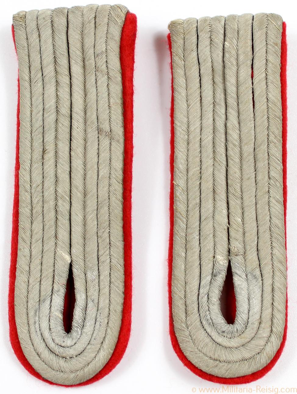 Paar Schulterklappen für einen Leutnant der Artillerie 
