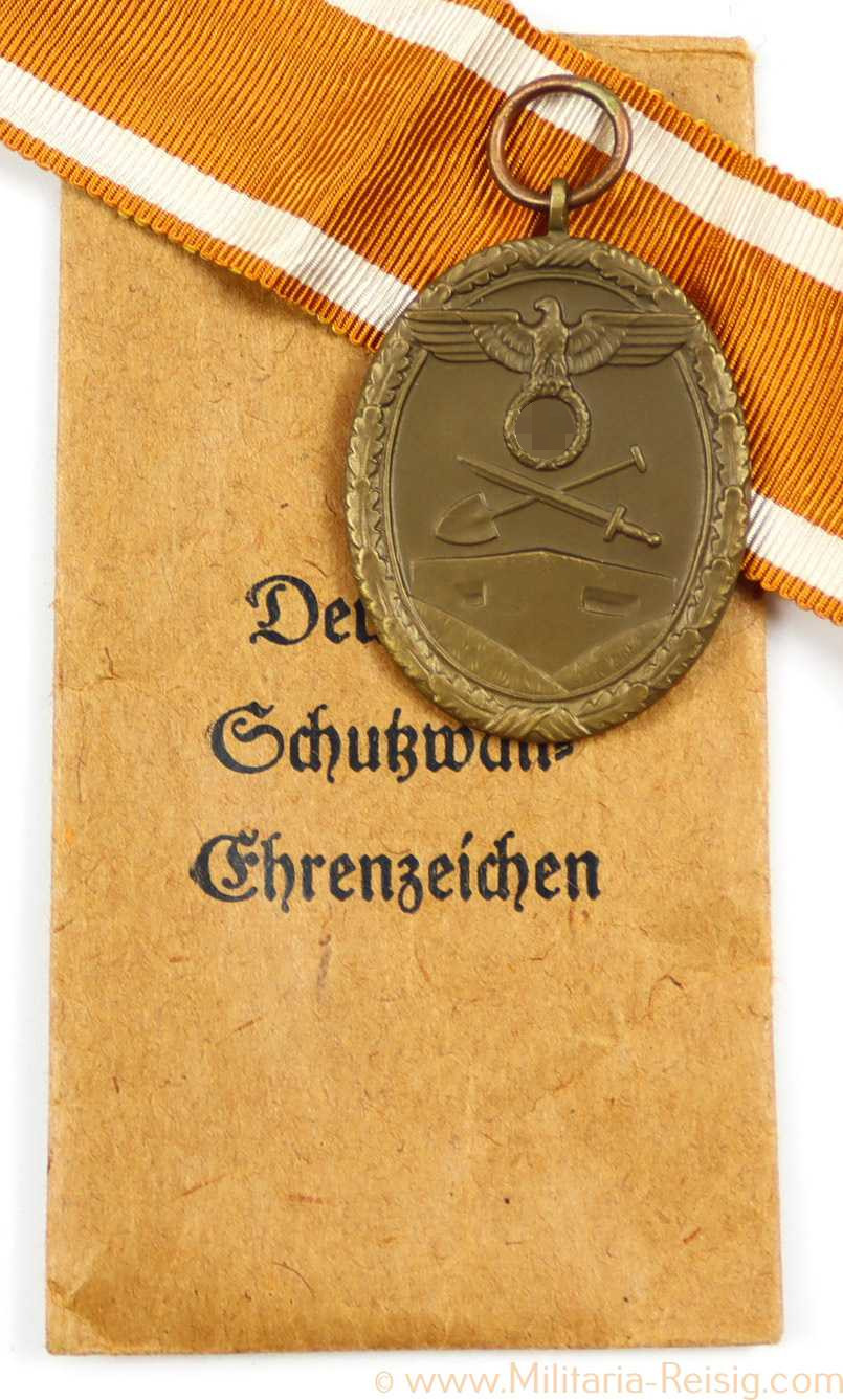 Schutzwall Ehrenzeichen, Hersteller Hymmen & Co, Lüdenscheid