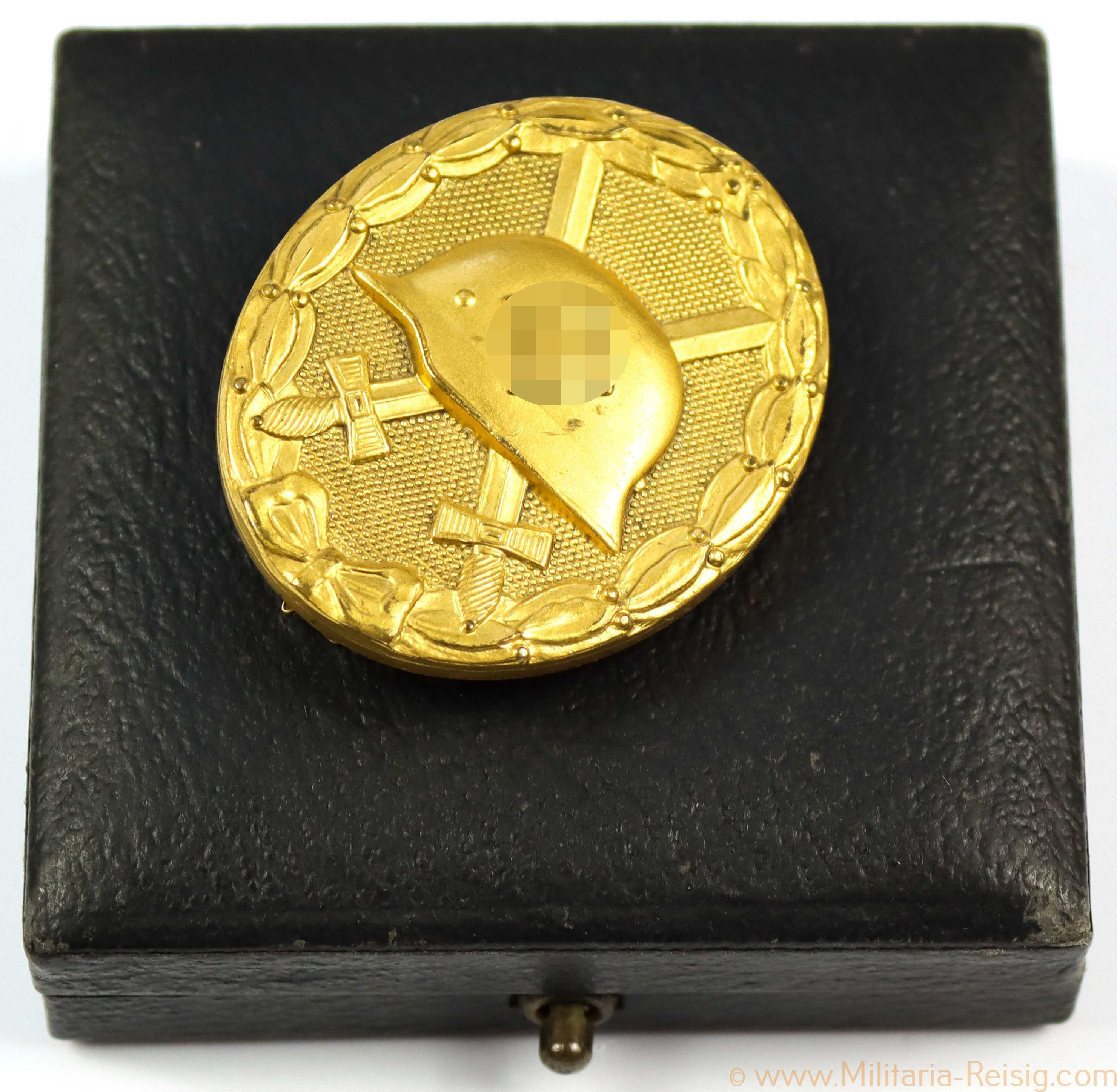 Verwundetenabzeichen in Gold im Etui, breite Nadel, Hersteller 30
