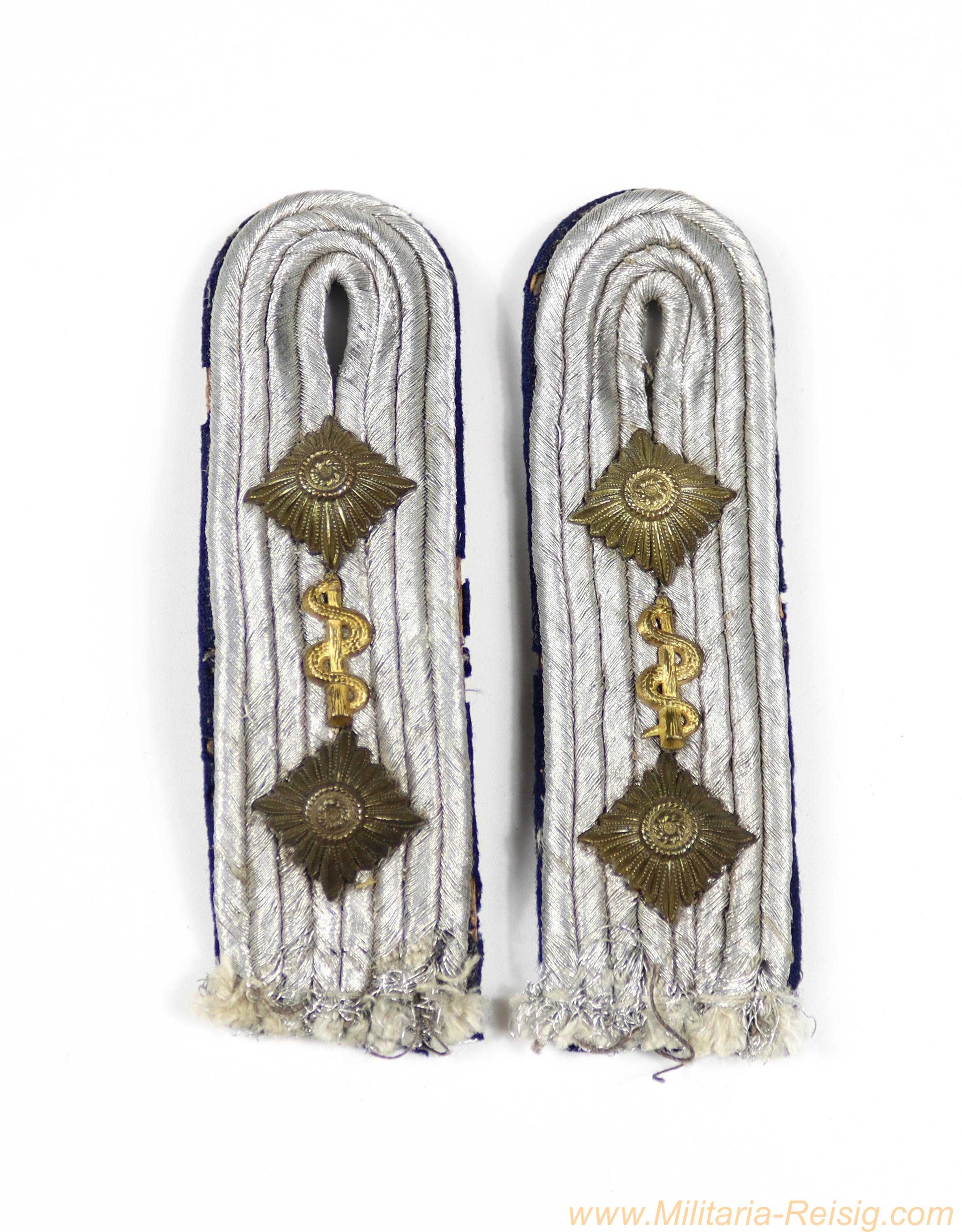 Wehrmacht Heer – Paar Schulterstücke zum Einnähen für Sanitätsoffizier (Stabsarzt)