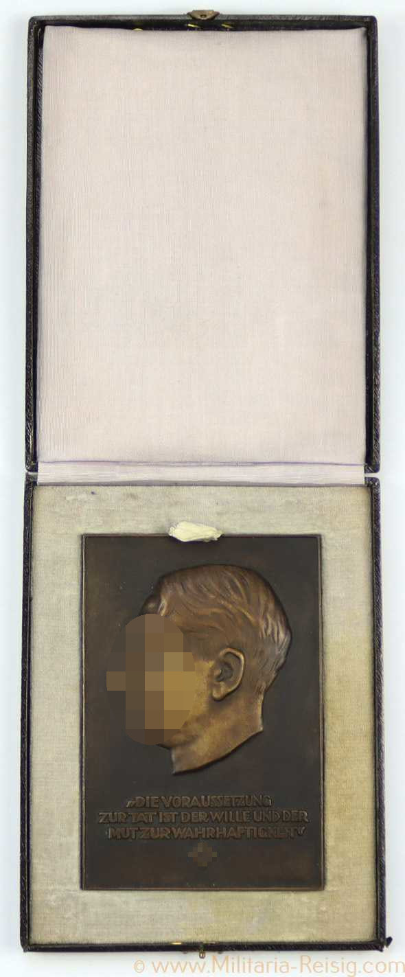 Erinnerungsplakette Adolf Hitler im Verleihungsetui