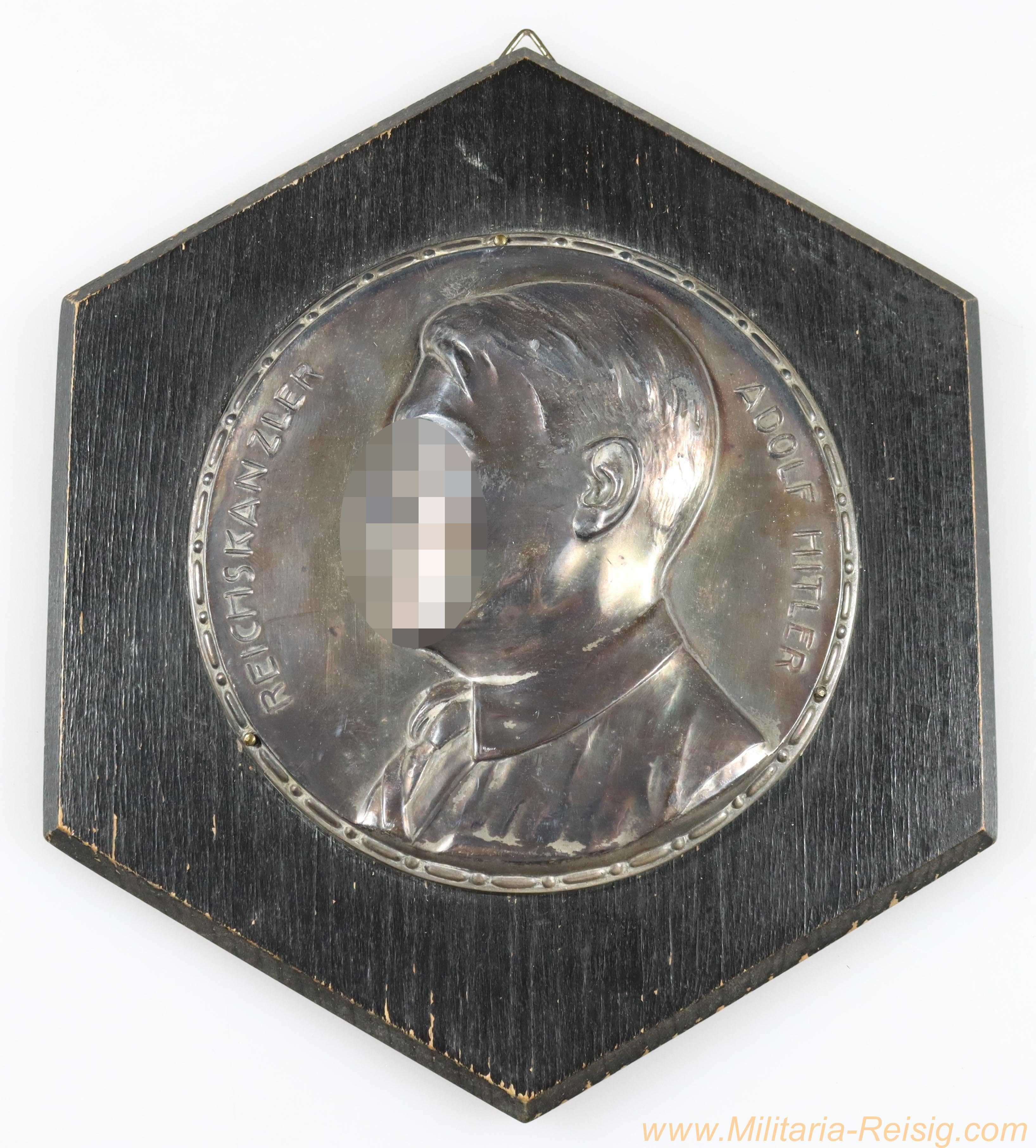 Relief "Reichskanzler Adolf Hitler"