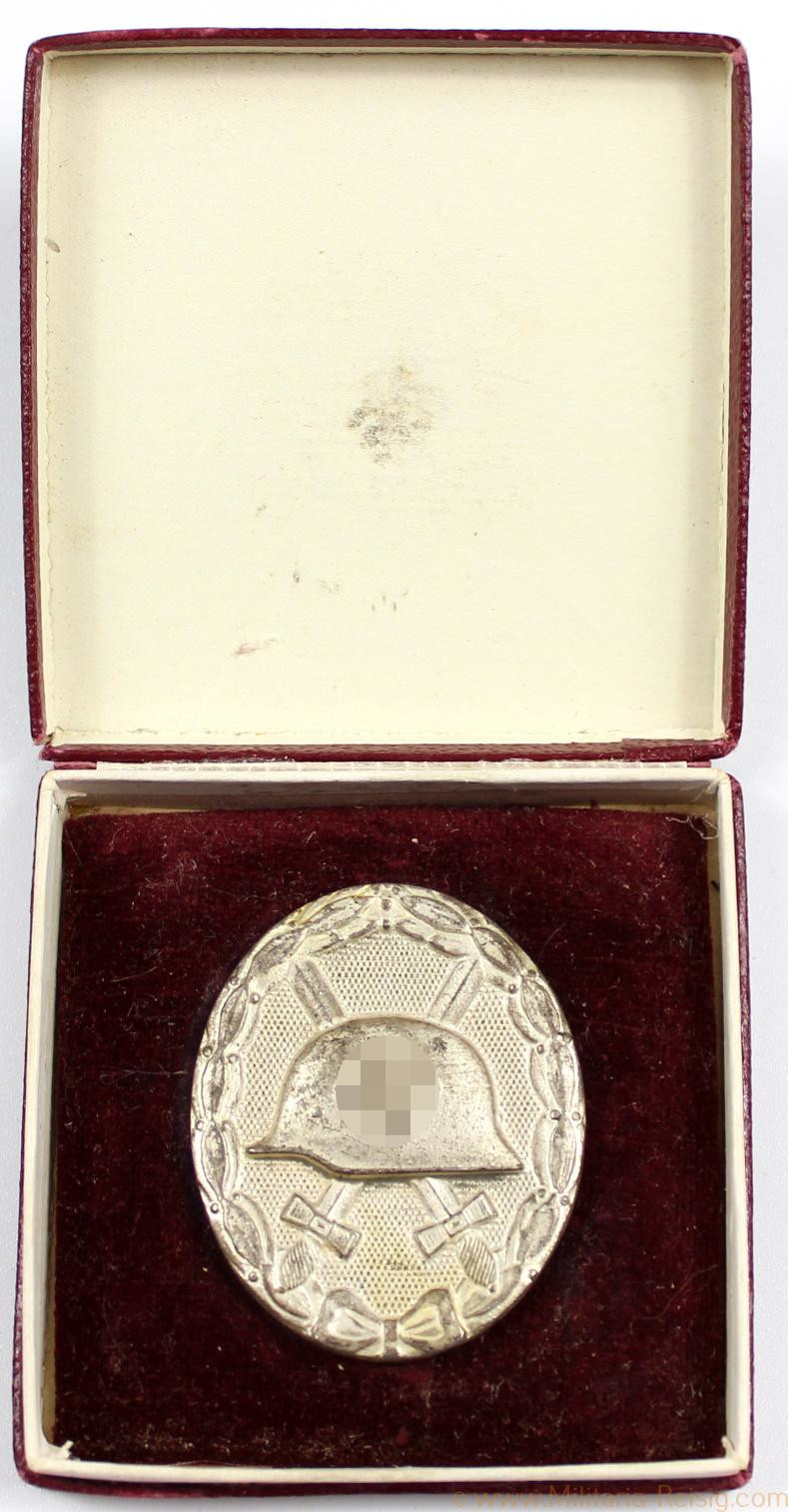 Verwundetenabzeichen in Silber im Etui, Herst. L55 & 100