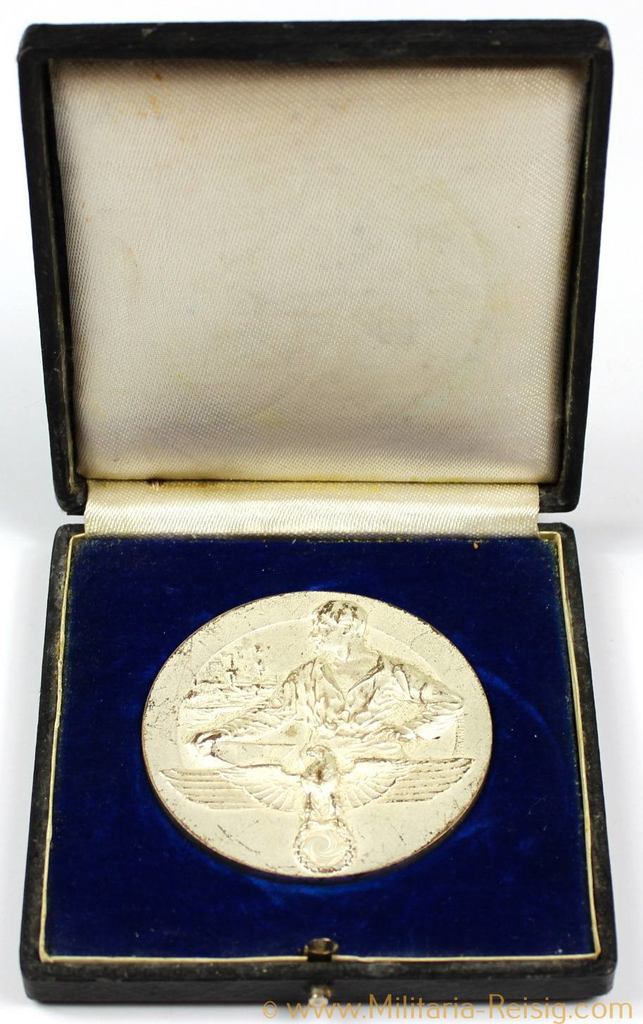 Medaille der Industrie- und Handelskammer Reichenberg für langjährige treue Mitarbeit in Silber