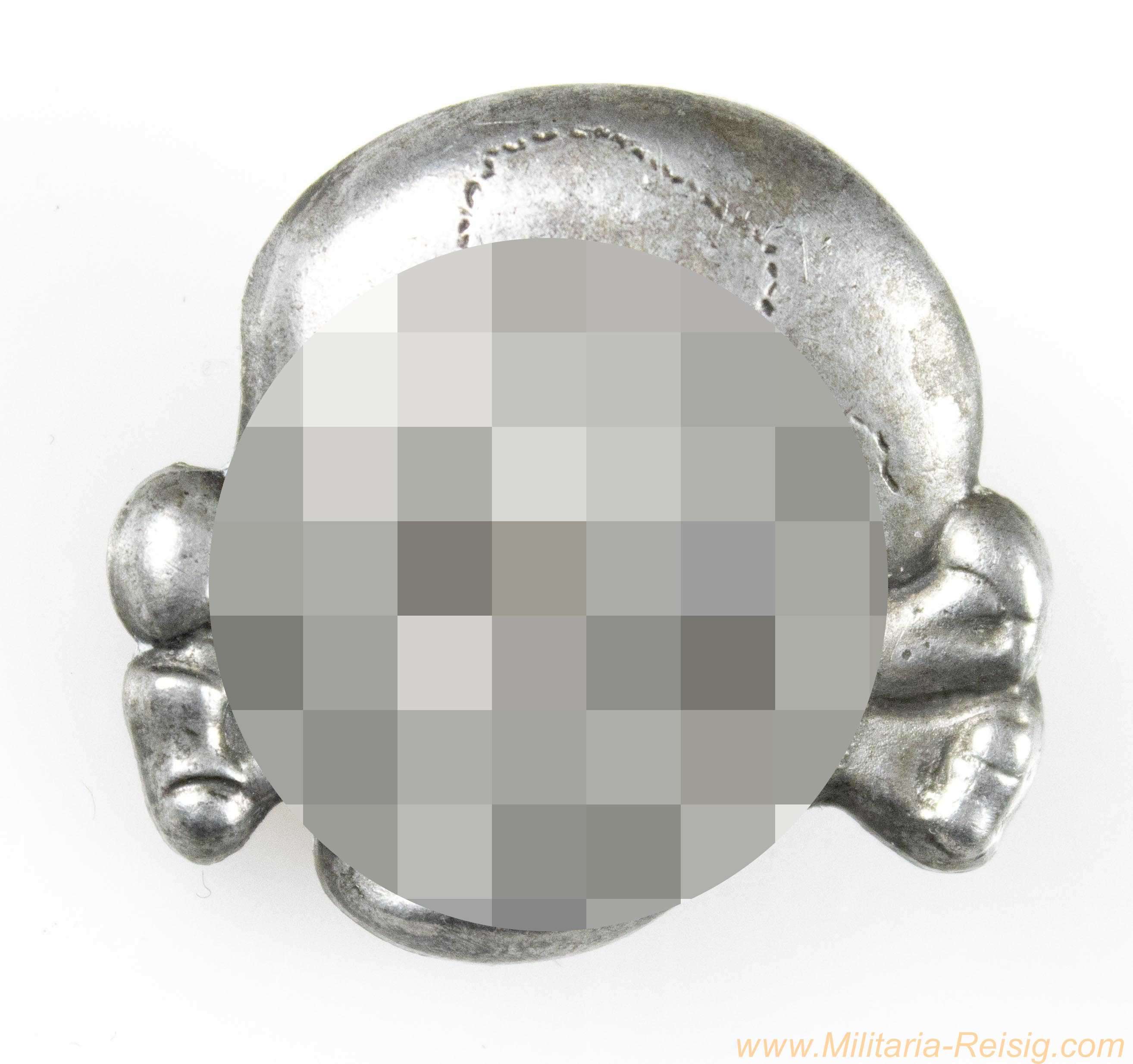 Totenkopf für eine SS Schirmmütze, Hersteller RZM M1/52