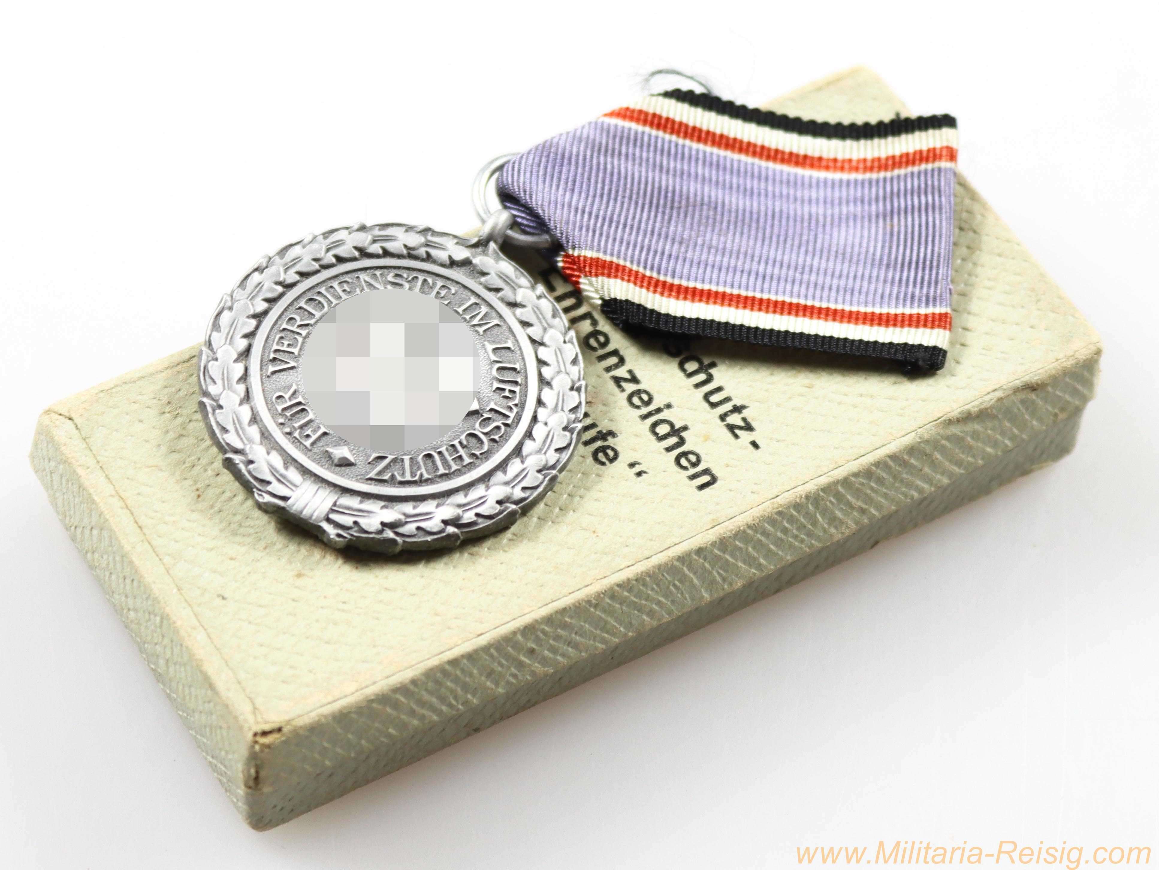 Luftschutz-Ehrenzeichen 2. Stufe im Etui