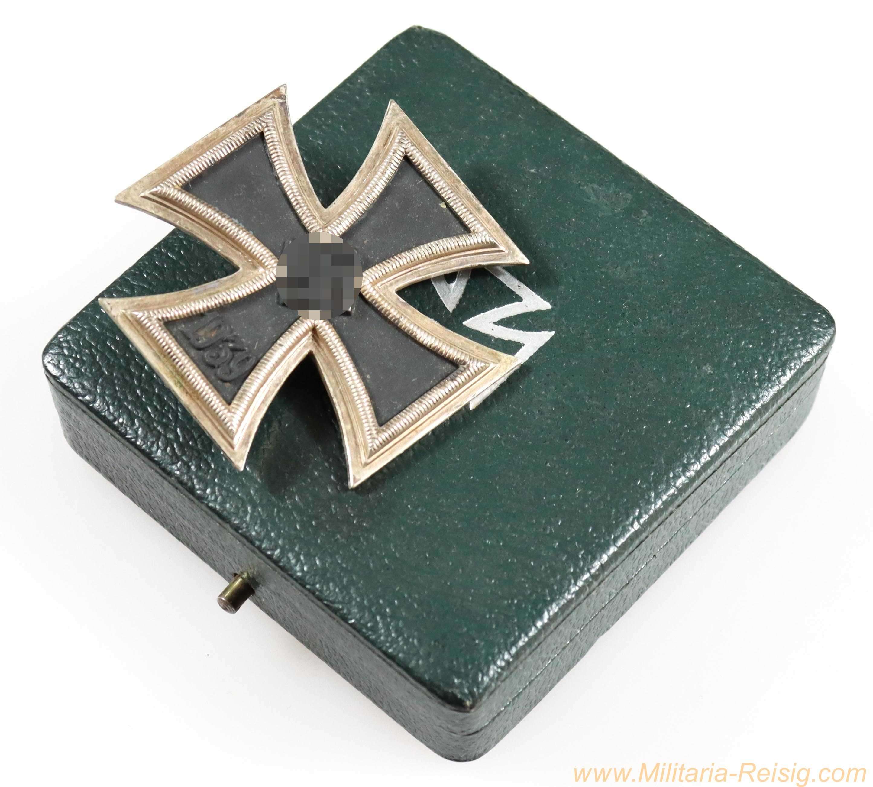 Eisernes Kreuz 1. Klasse 1939 im grünen Etui, Hersteller 65