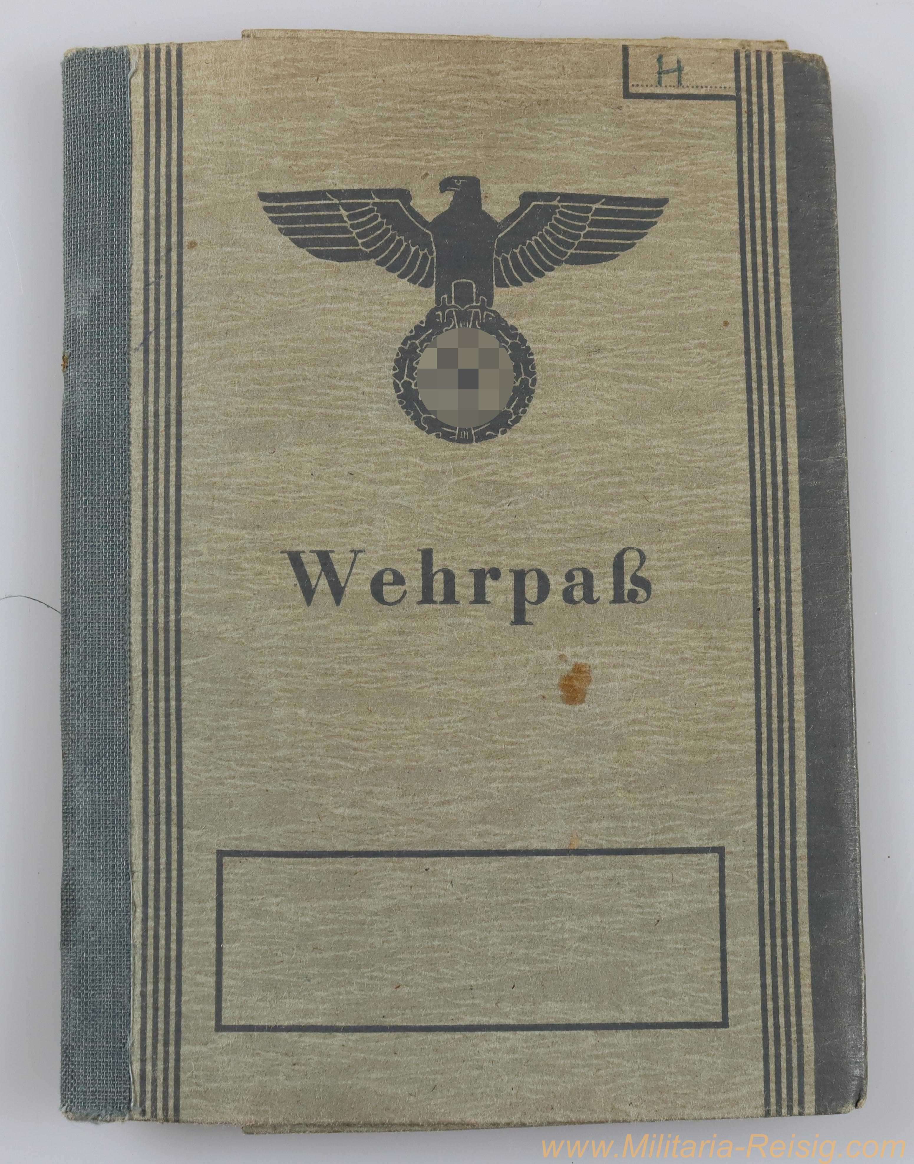 Wehrpass eines 16-Jährigen