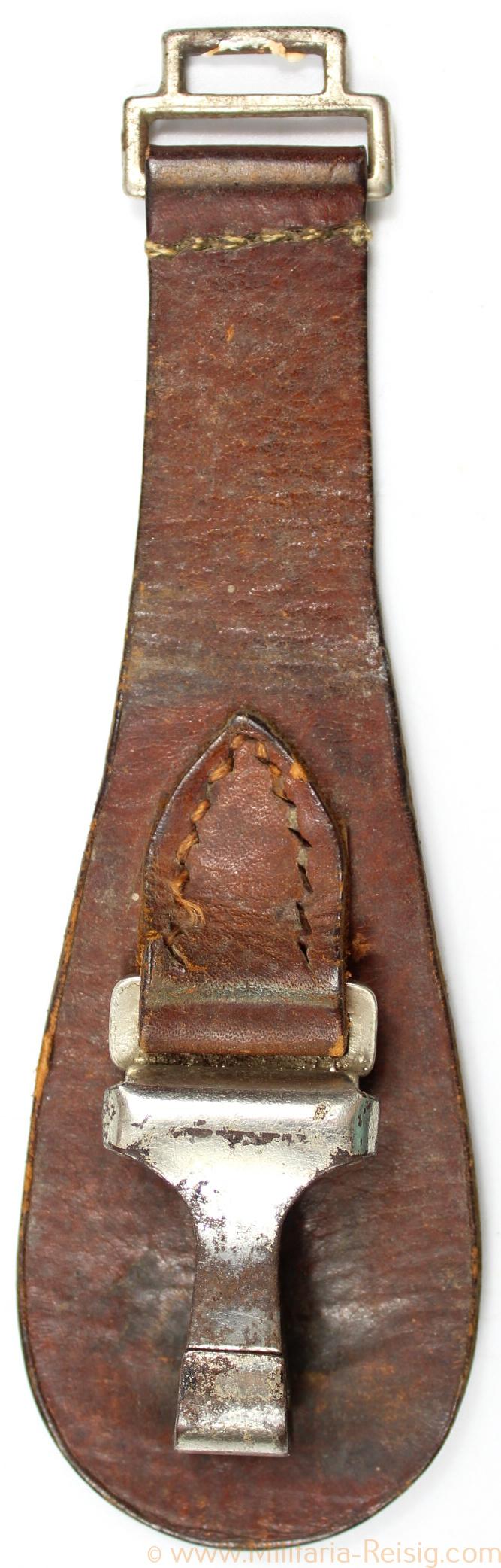 Birnenförmiger Hänger für einen Säbel der Wehrmacht