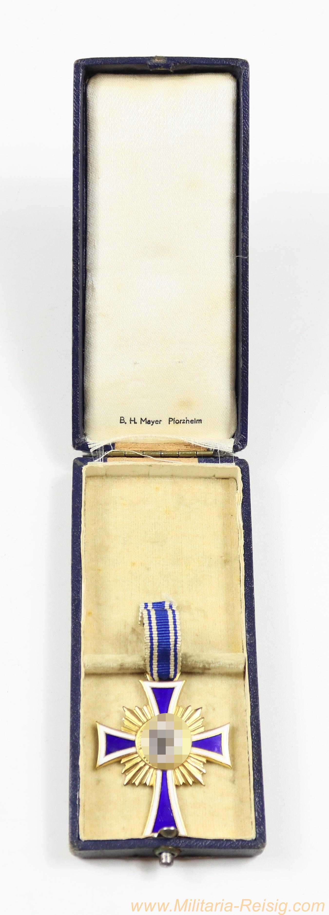 Mutterkreuz in Gold im Etui – B. H. Mayer, Pforzheim