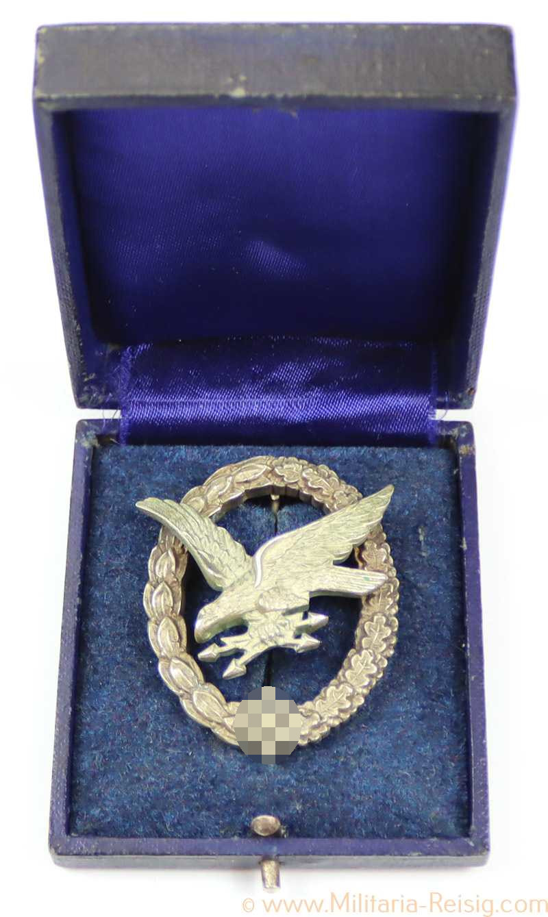Fliegerschützenabzeichen mit Blitzbündel im Etui