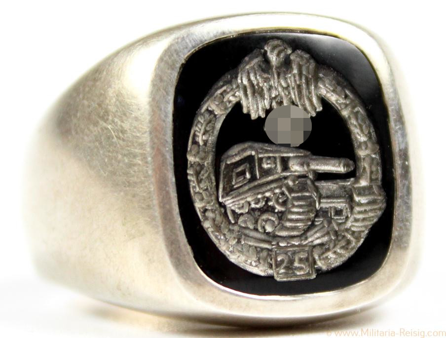 Panzertruppe, Fingerring mit Darstellung eines Panzerkampfabzeichen Einsatzzahl 25