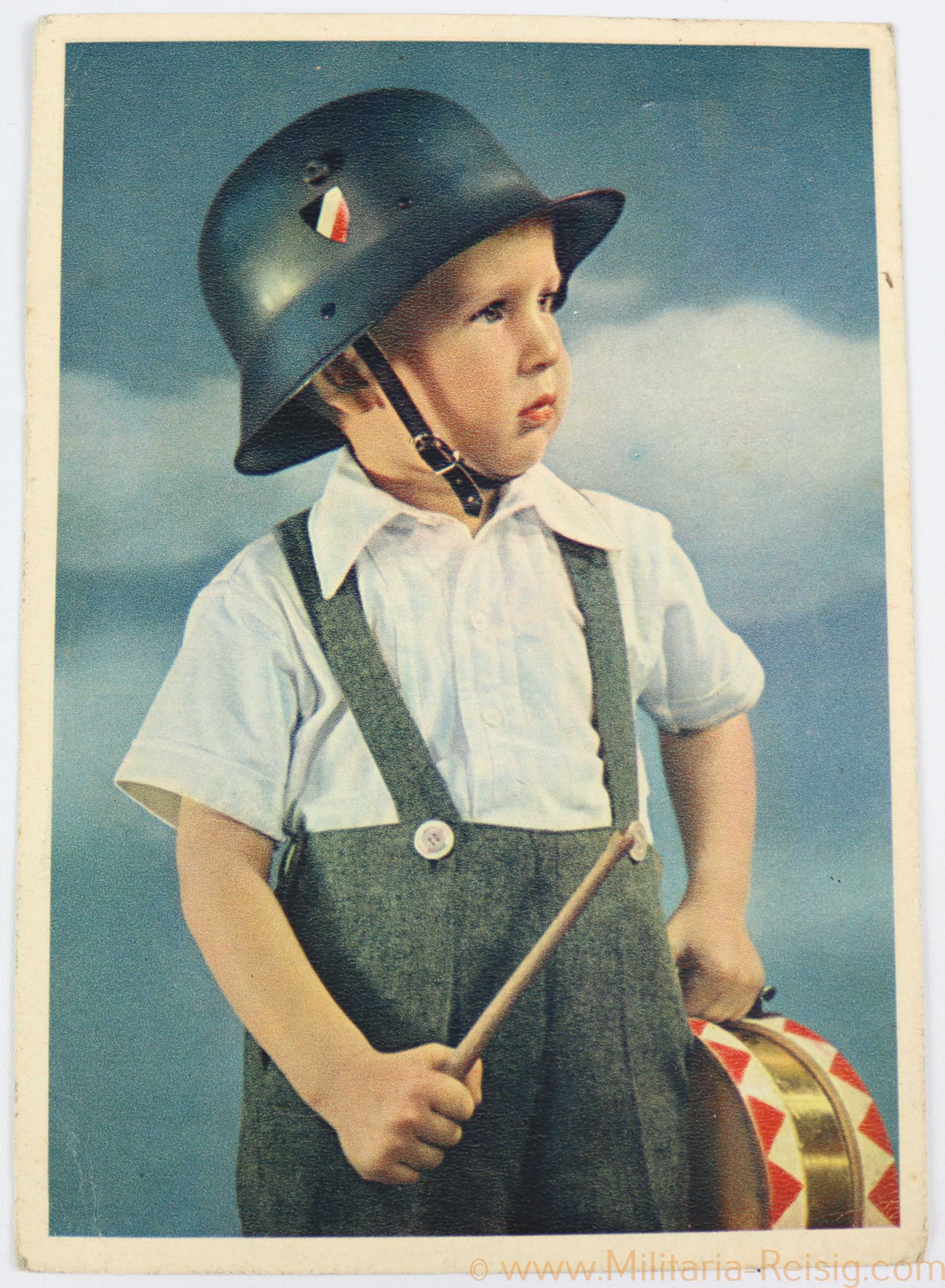 Ansichtskarte Kleiner Junge mit Stahlhelm und Trommel