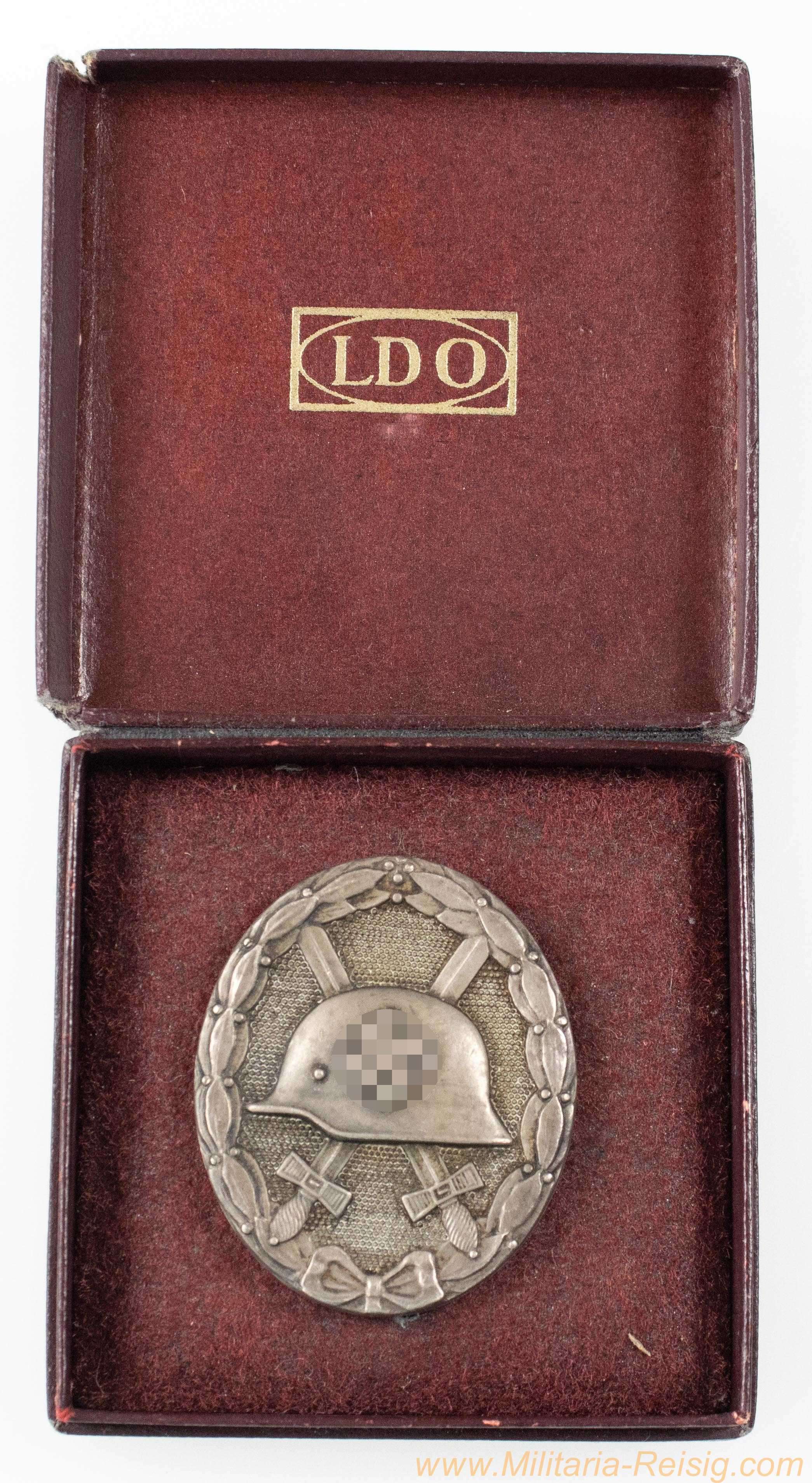 Verwundetenabzeichen in Silber im LDO-Etui, Hersteller 30