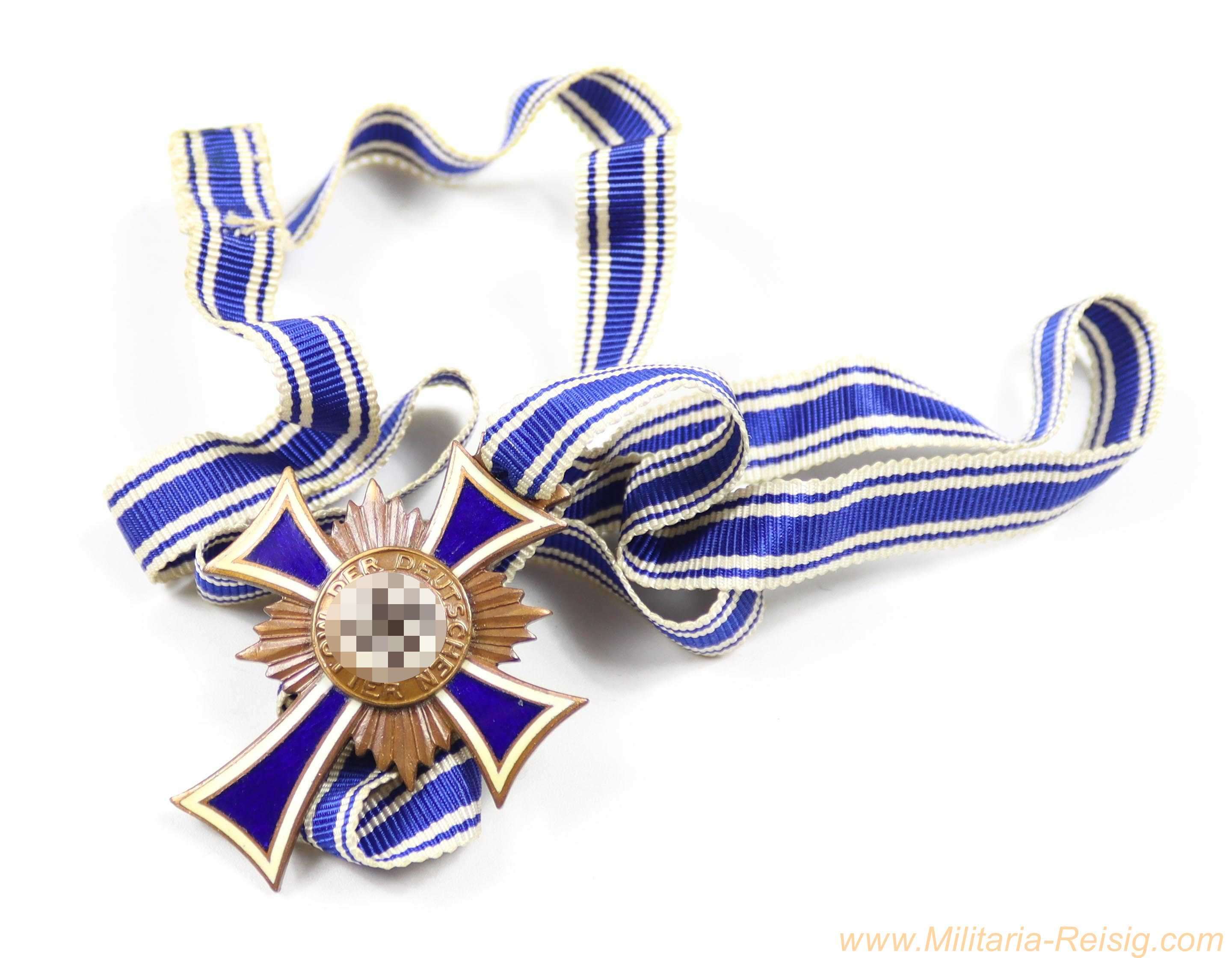 Mutterkreuz in Bronze am Band