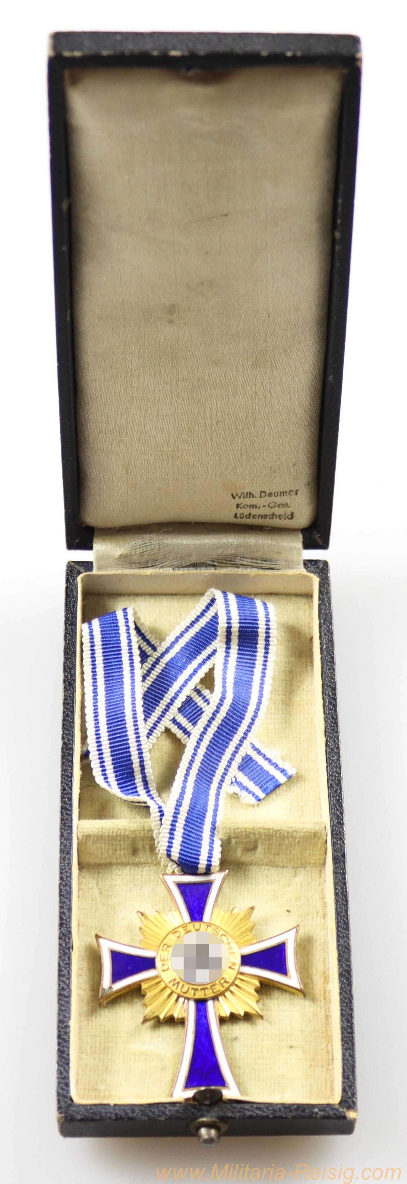 Mutterkreuz in Gold im Etui, Hersteller Wilhelm Deumer, Lüdenscheid