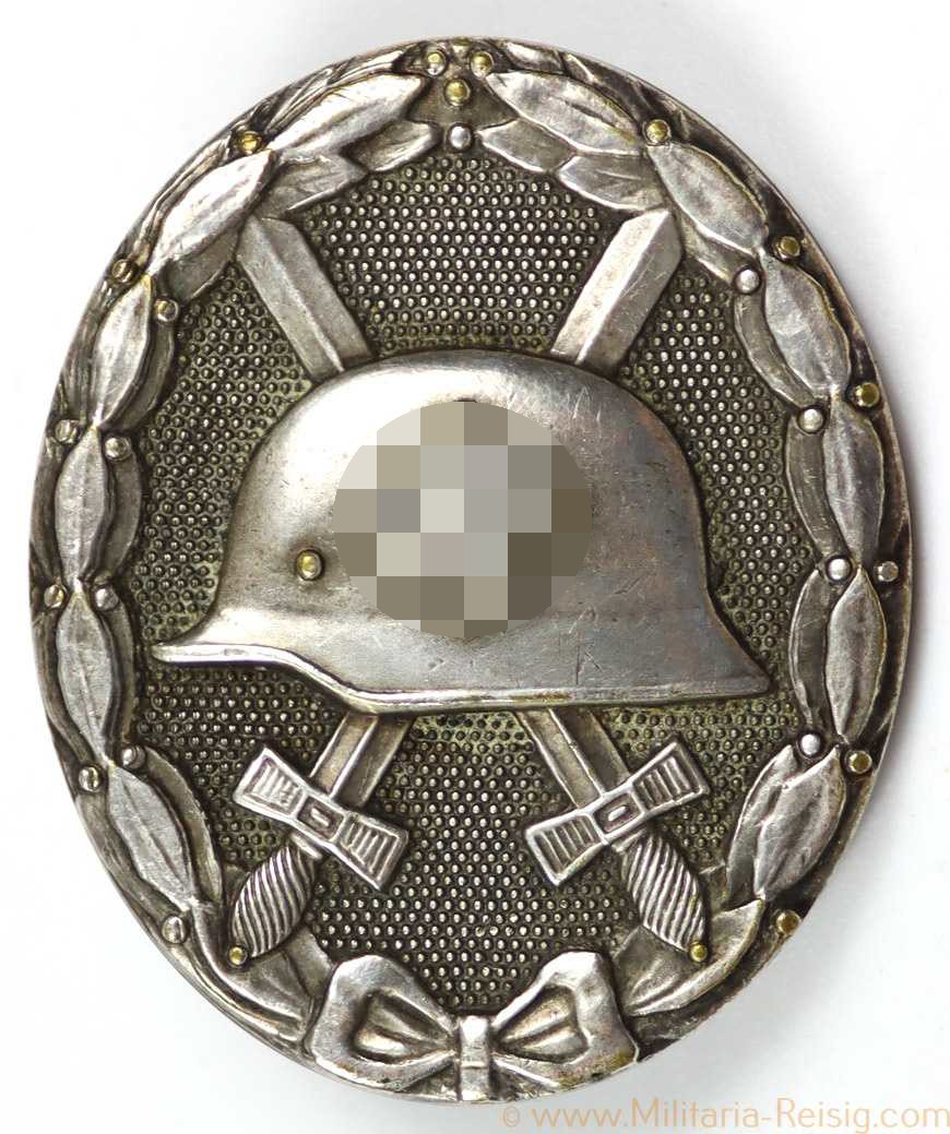 Verwundetenabzeichen in Silber, Herst. 30 (Hauptmünzamt Wien)