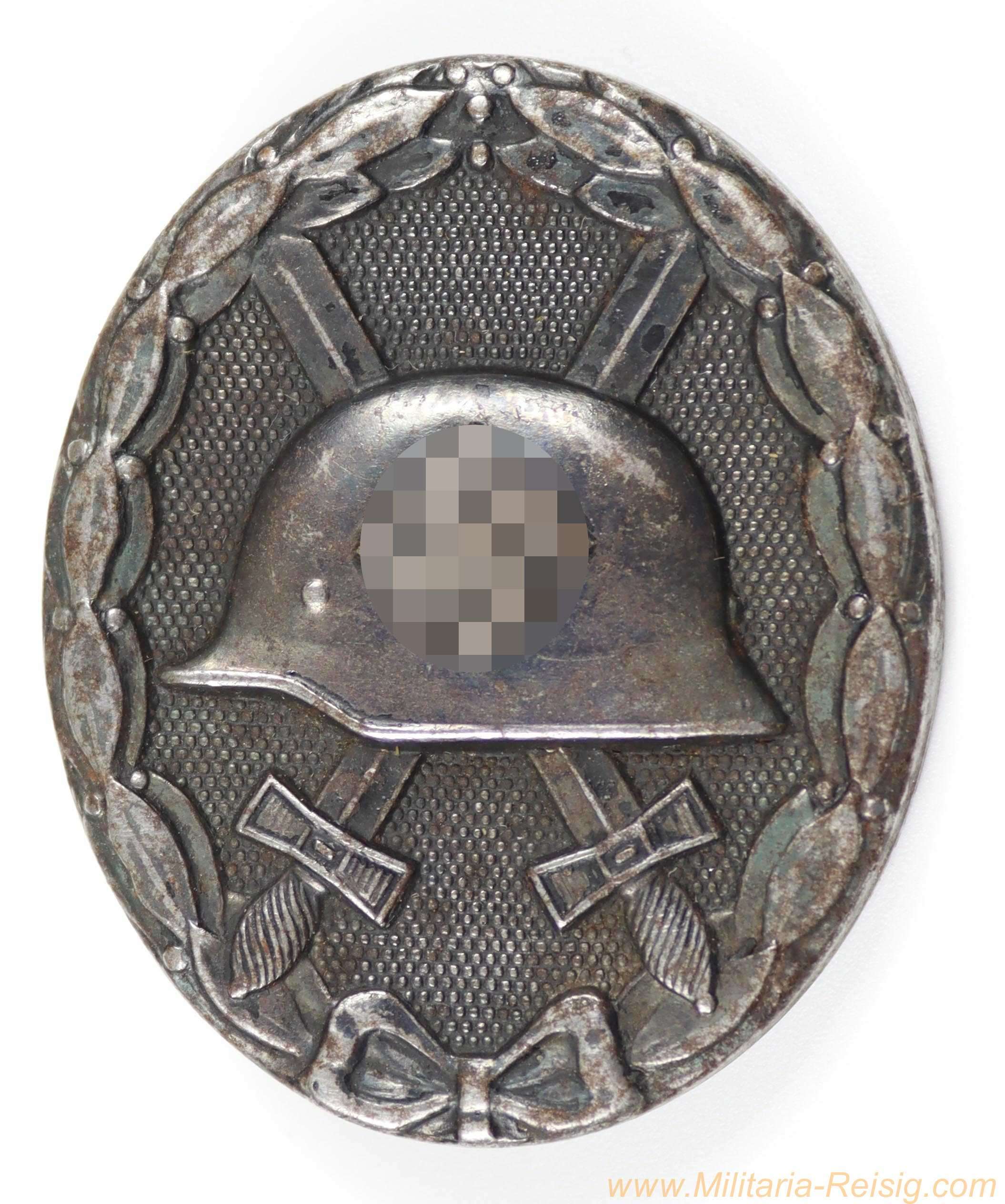 Verwundetenabzeichen in Schwarz 1939 - Hersteller L/18 (B.H. Mayer, Pforzheim) 