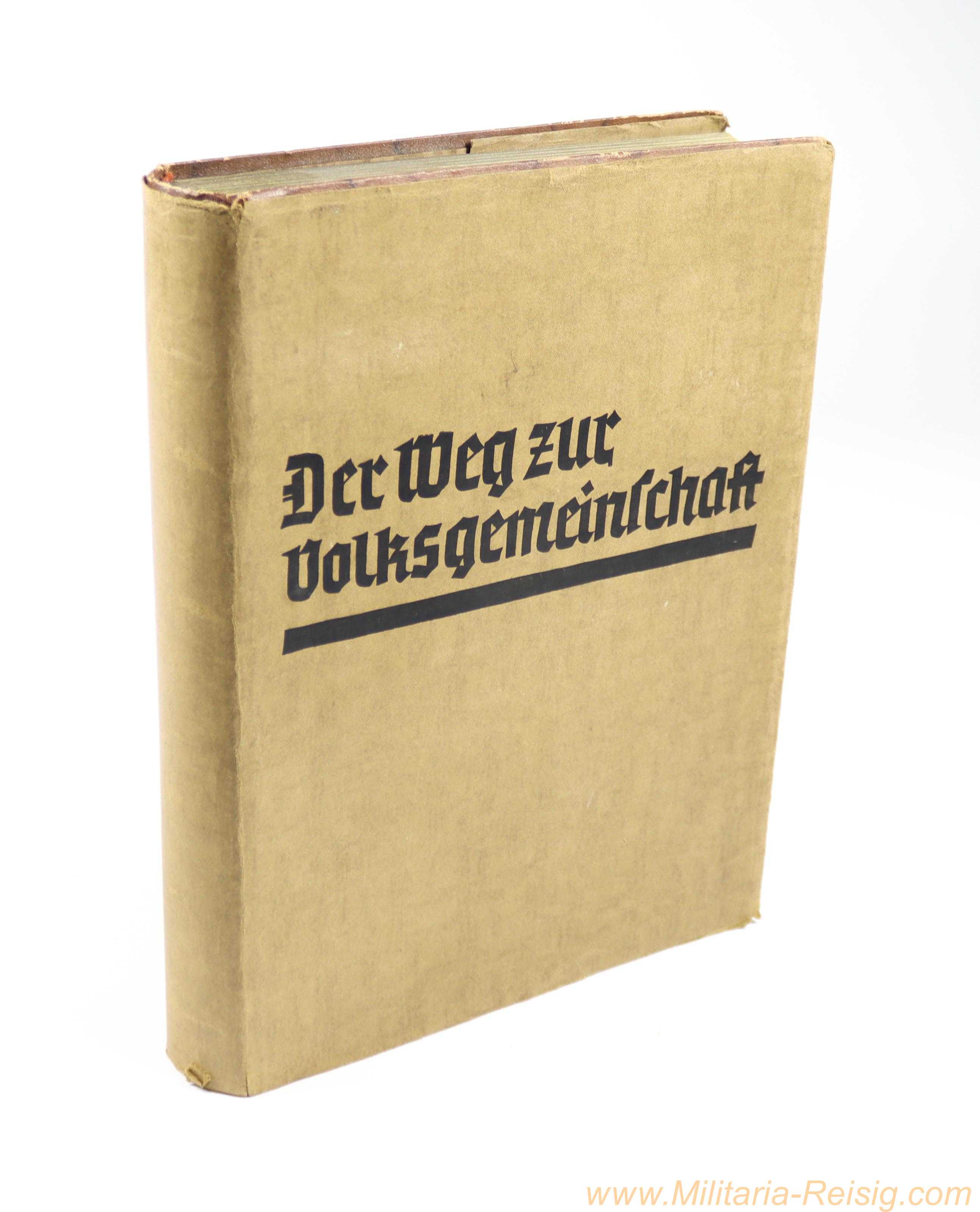 Das Ehrenbuch des Führers – Der Weg zur Volksgemeinschaft, mit Schutzumschlag