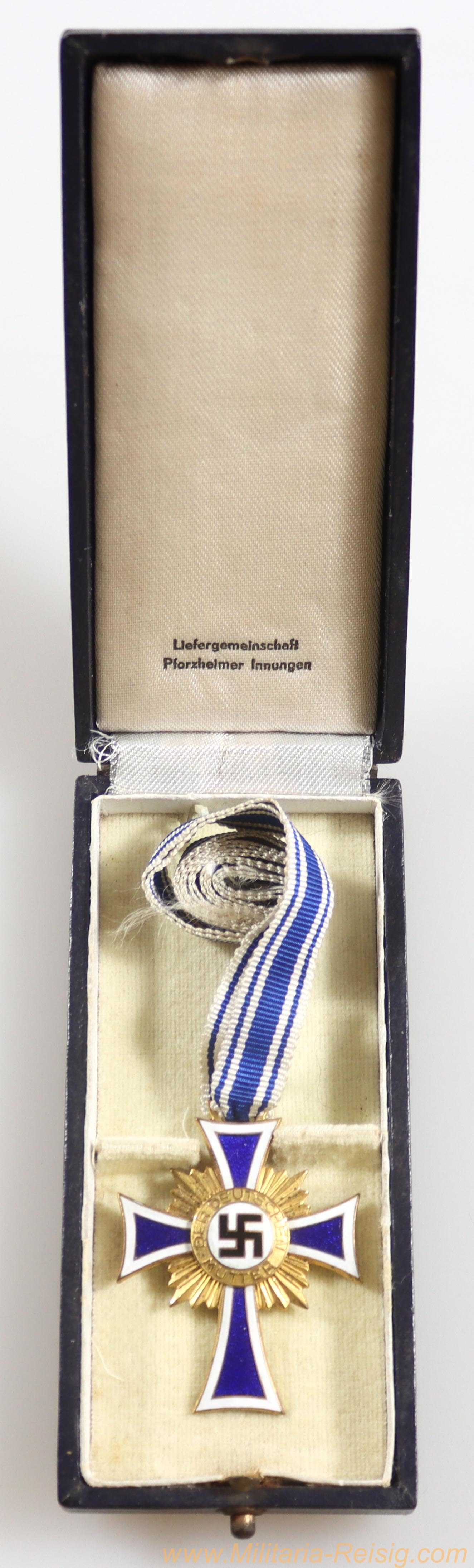Mutterkreuz in Gold im Etui, Hersteller Liefergemeinschaft Pforzheimer Innungen