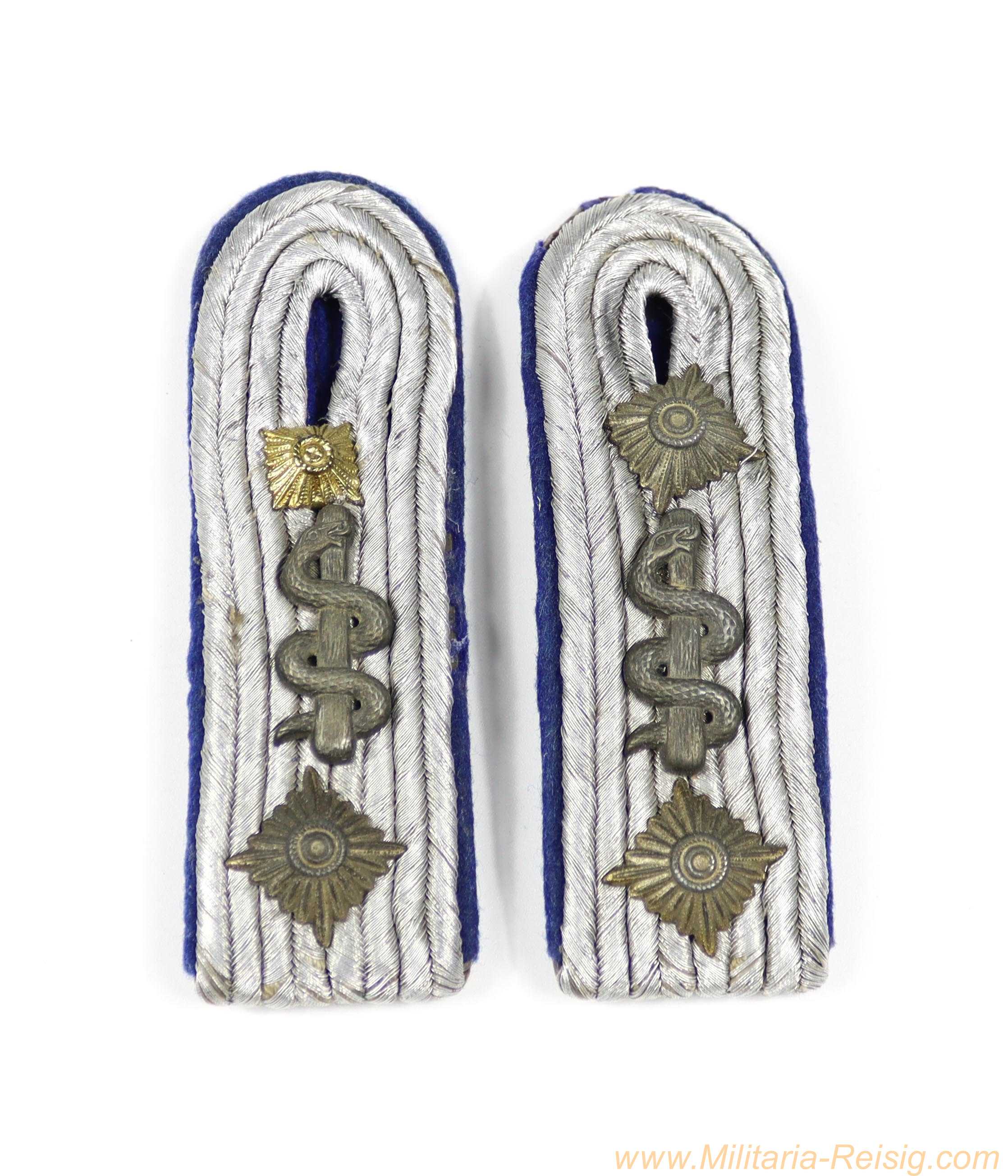 Wehrmacht Heer – Paar Schulterklappen zum Einschlaufen für Stabsarzt (Sanitäts-Offizier)