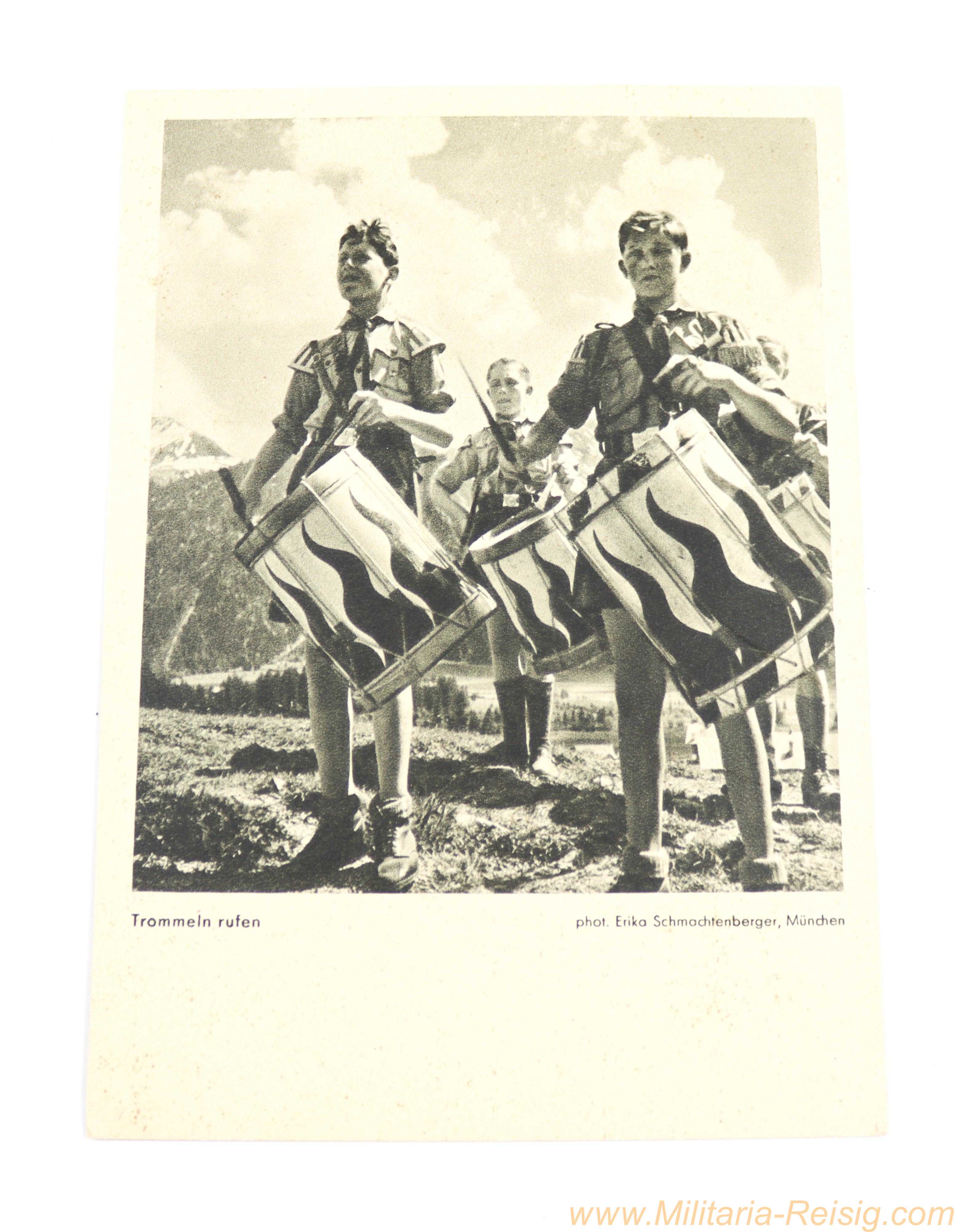 Postkarte "Trommeln rufen" – Phot. Erika Schmachtenberger, München