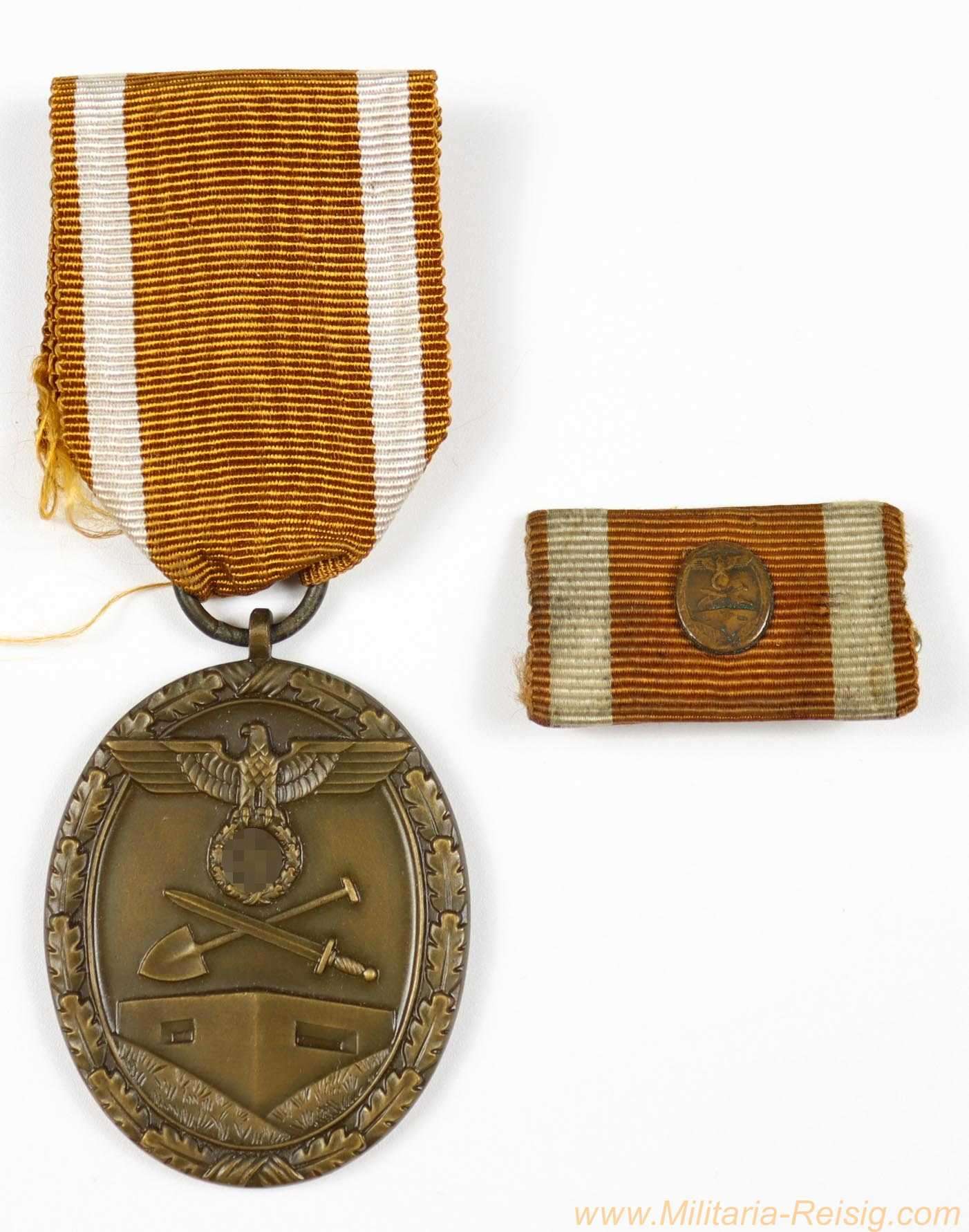 Schutzwall-Ehrenzeichen mit Bandspange