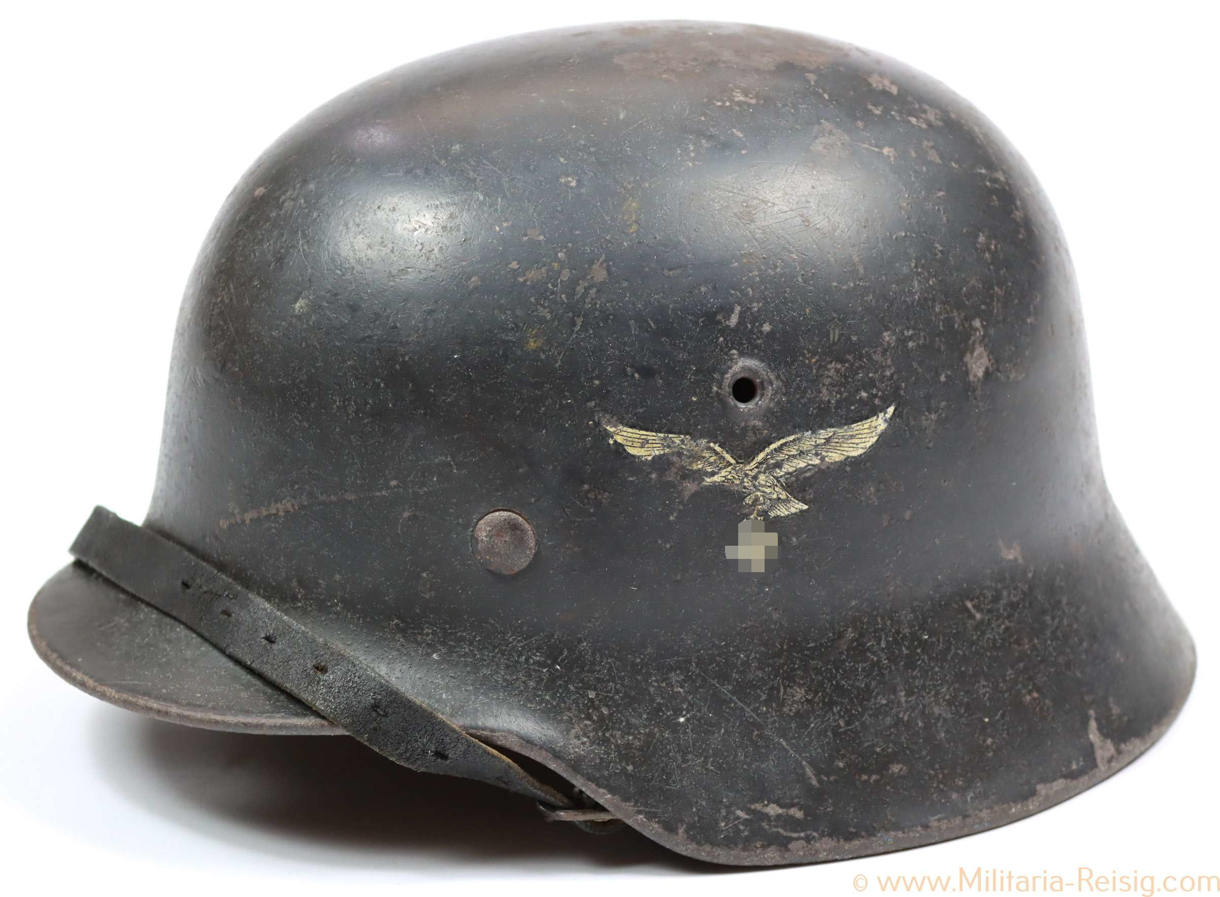 M40 Stahlhelm der Luftwaffe mit einem Emblem, Hersteller ET64