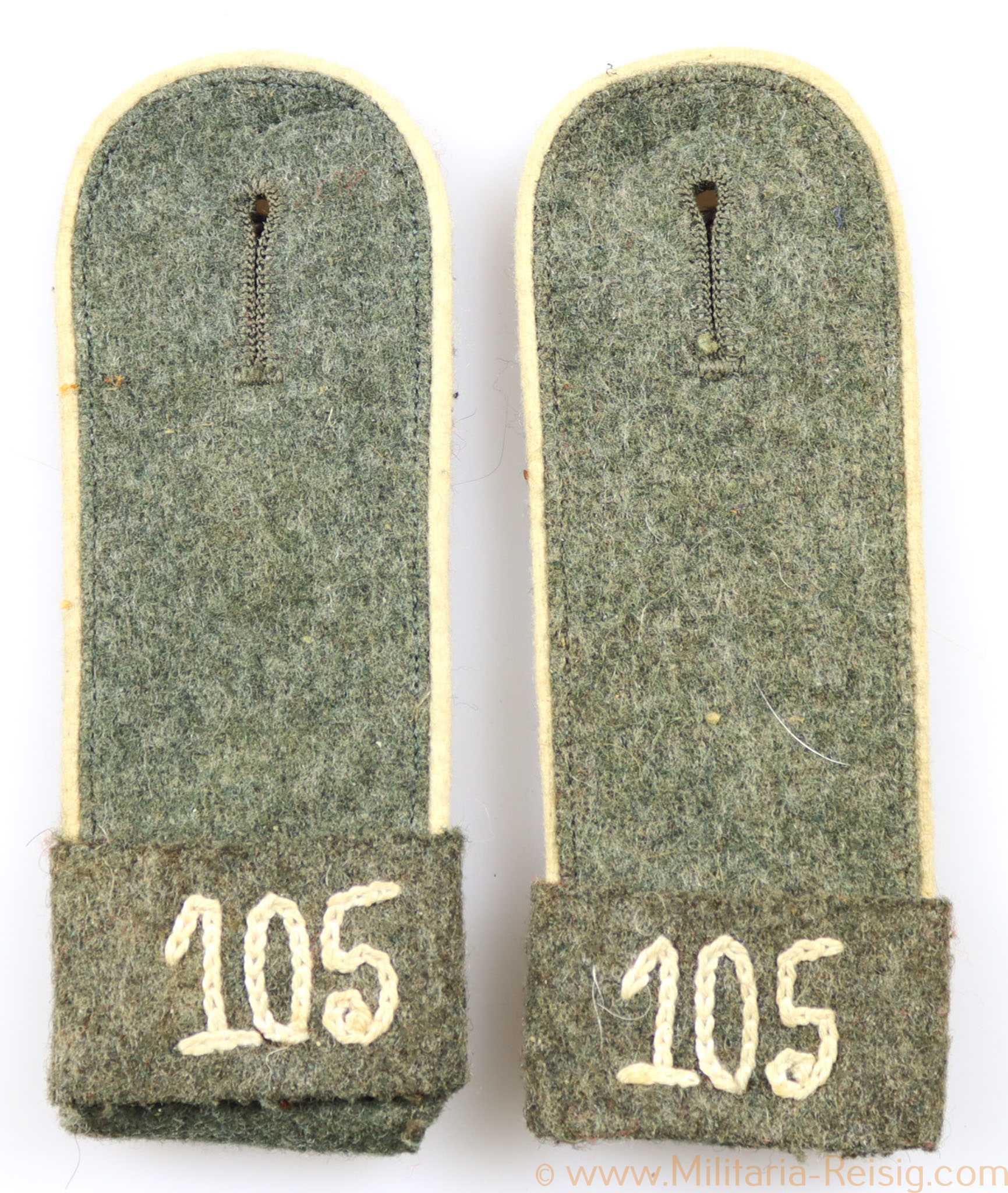 Paar Schulterklappen für Mannschaften, Infanterie-Regiment 105