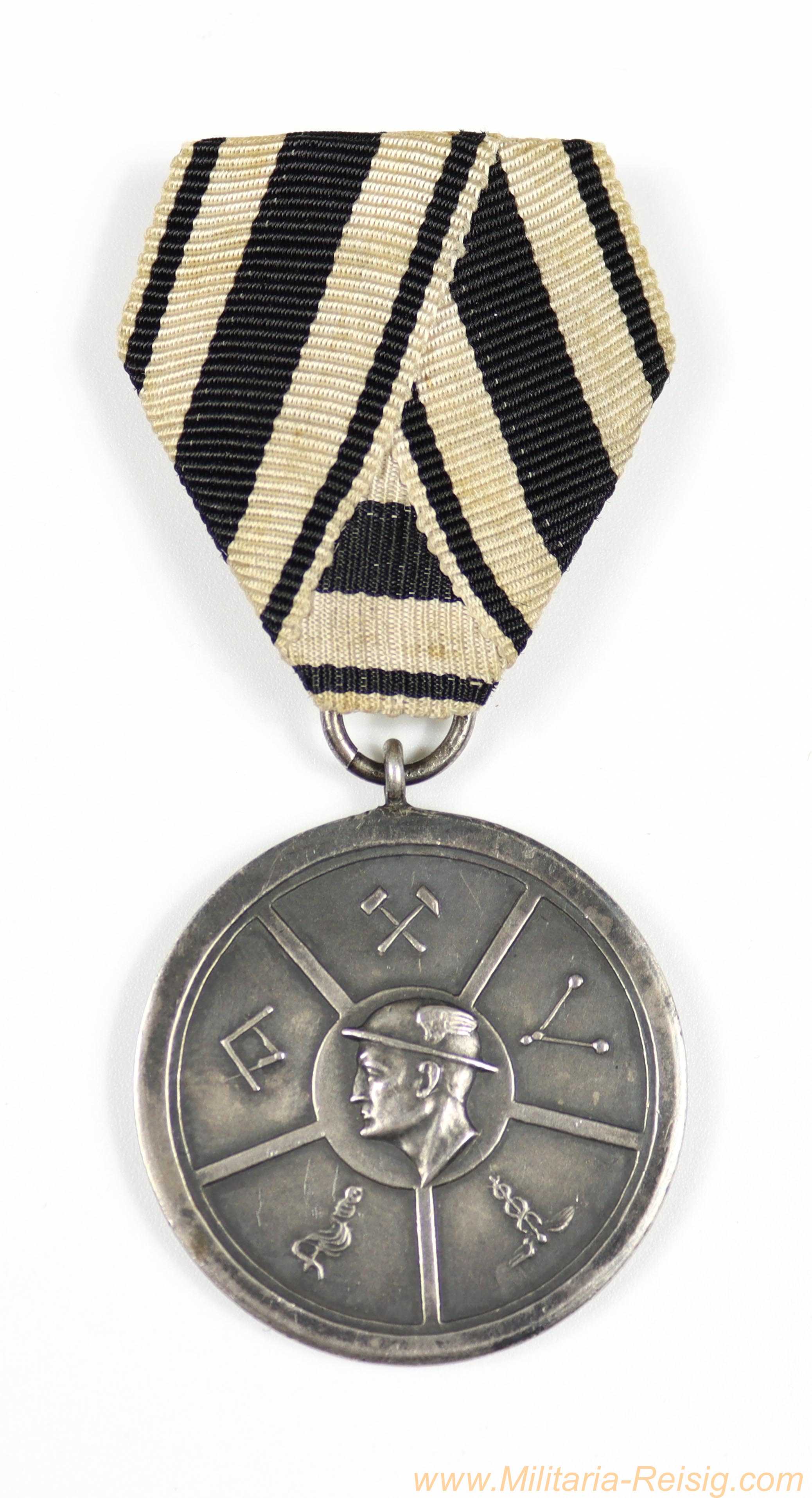 Medaille "Für Treue in der Arbeit" der Industrie- und Handelskammer, Hersteller C. Hildebrandt, Magdeburg