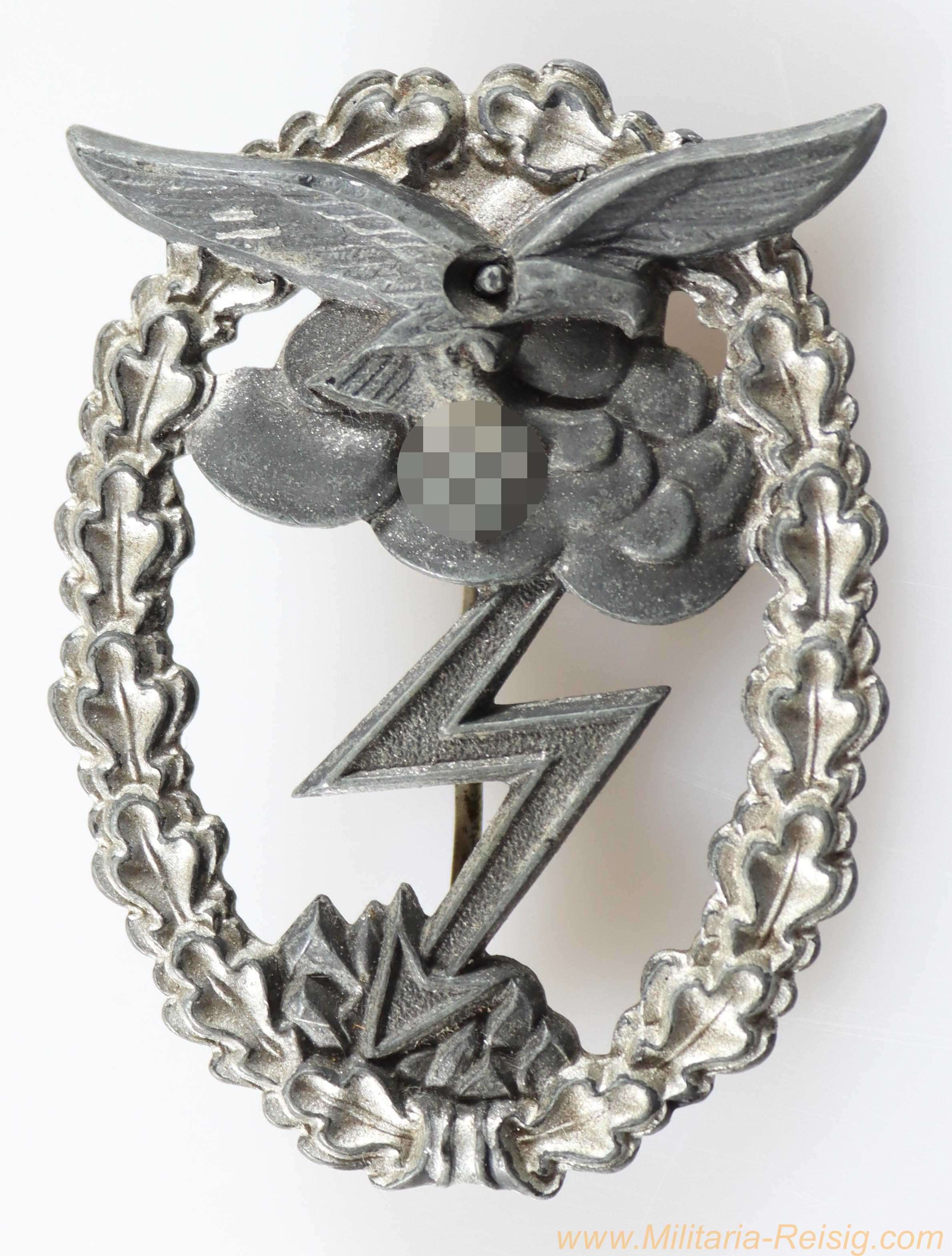 Erdkampfabzeichen der Luftwaffe, Hersteller FLL