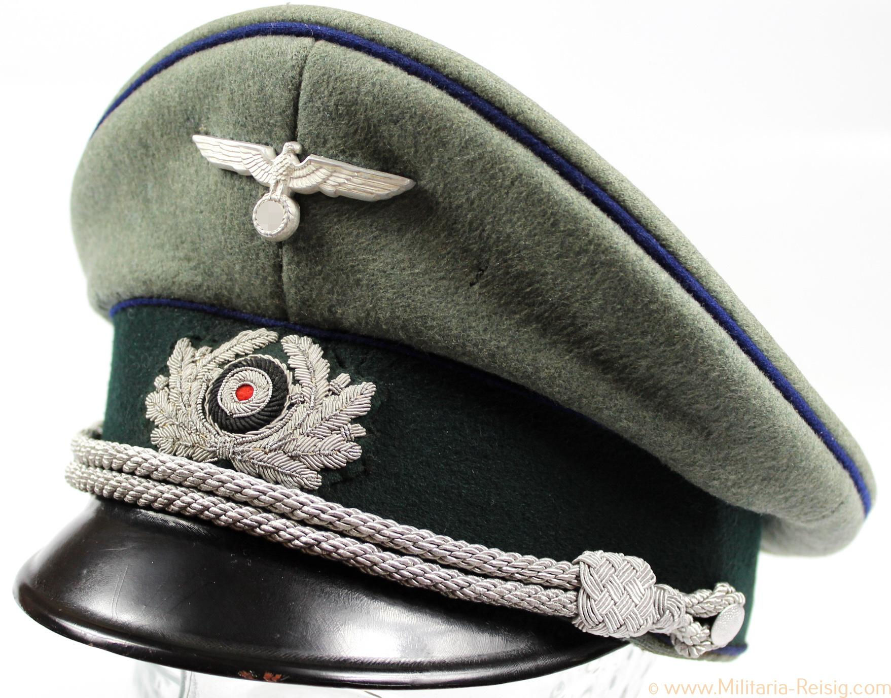 Schirmmütze für einen Sanitätsoffizier