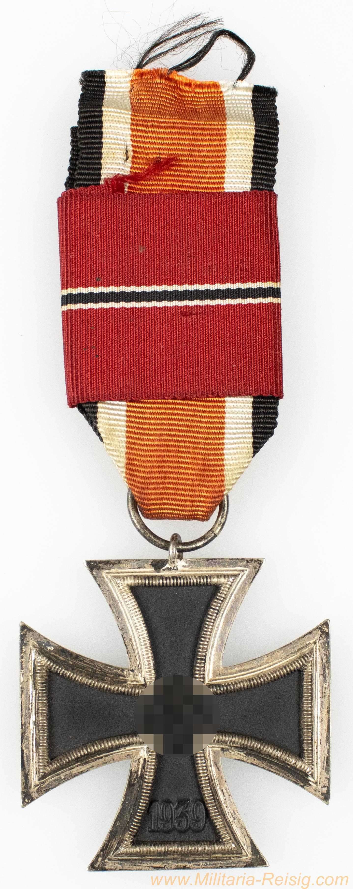 Eisernes Kreuz 2. Klasse 1939 mit Bandabschnitt der Ostmedaille