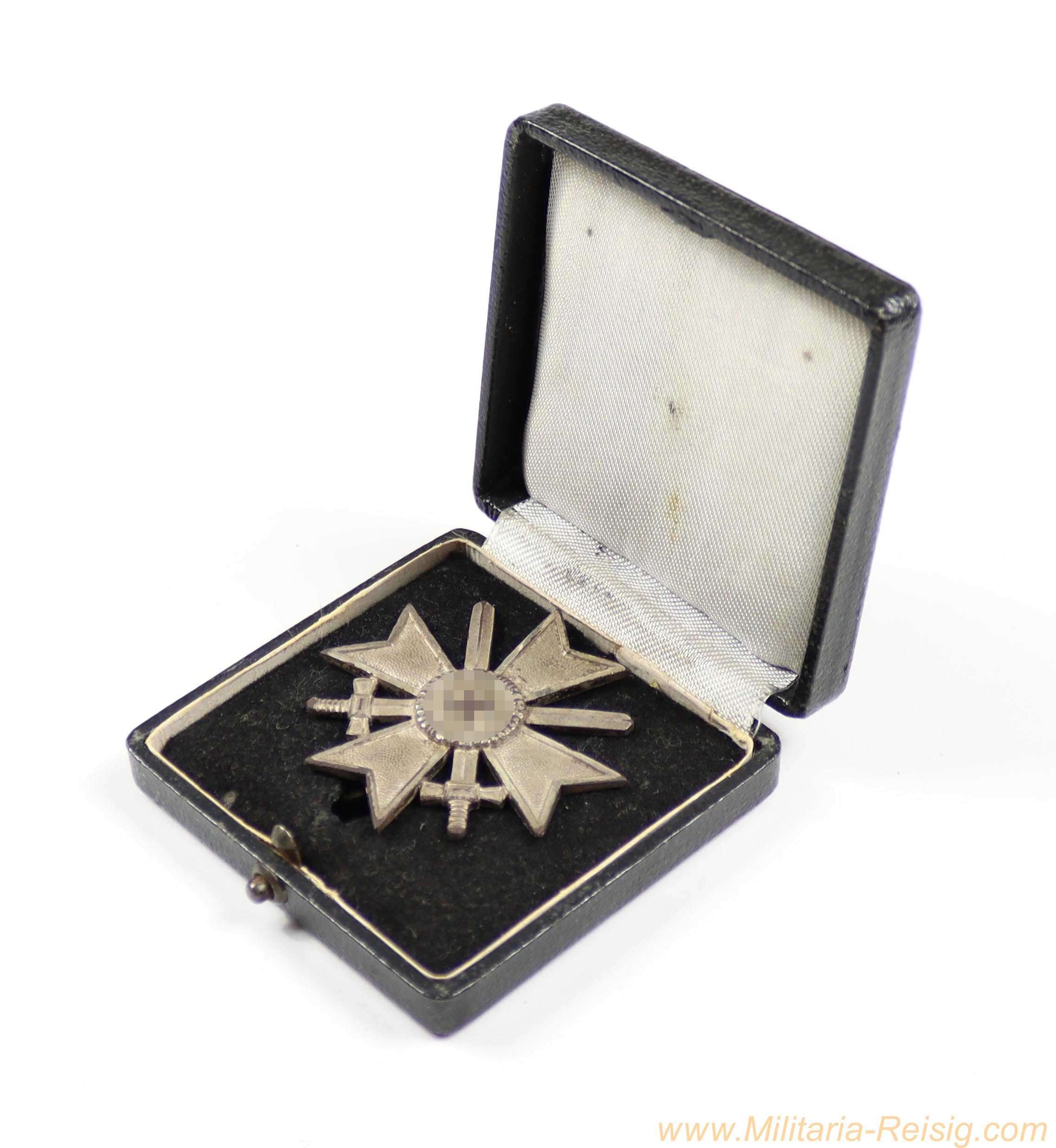 Kriegsverdienstkreuz 1. Klasse mit Schwertern 1939 im Etui, Hersteller "Julius Bauer & Sohn, Zella-Mehlis"
