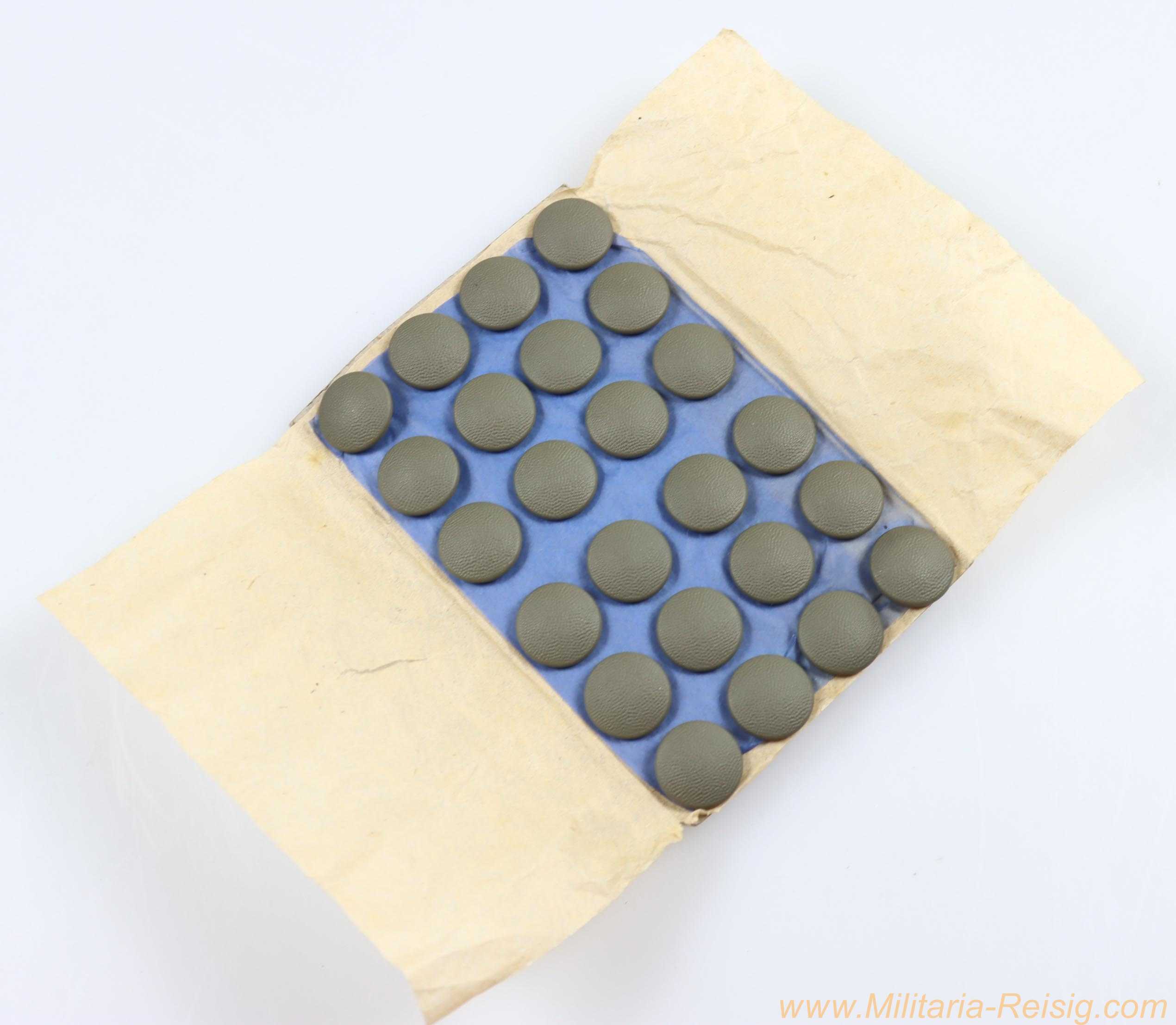 Wehrmacht Heer Uniformknöpfe feldgrau - Assmann & Söhne Lüdenscheid, originaler Satz