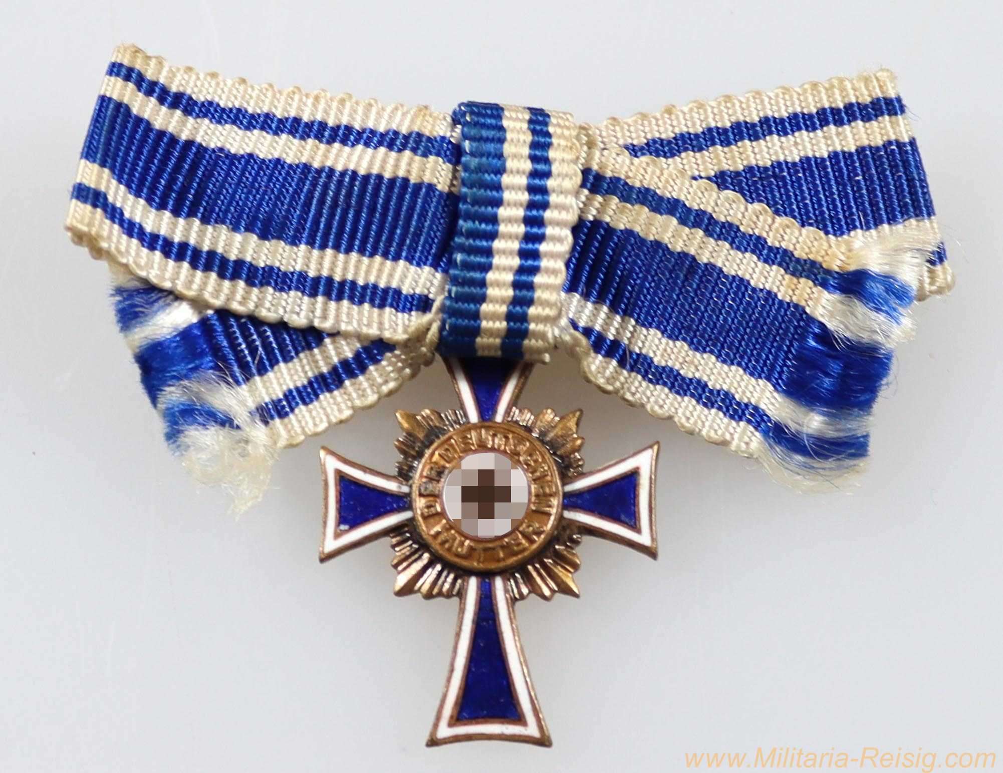 Miniatur Mutterkreuz in Bronze, Hersteller L/11