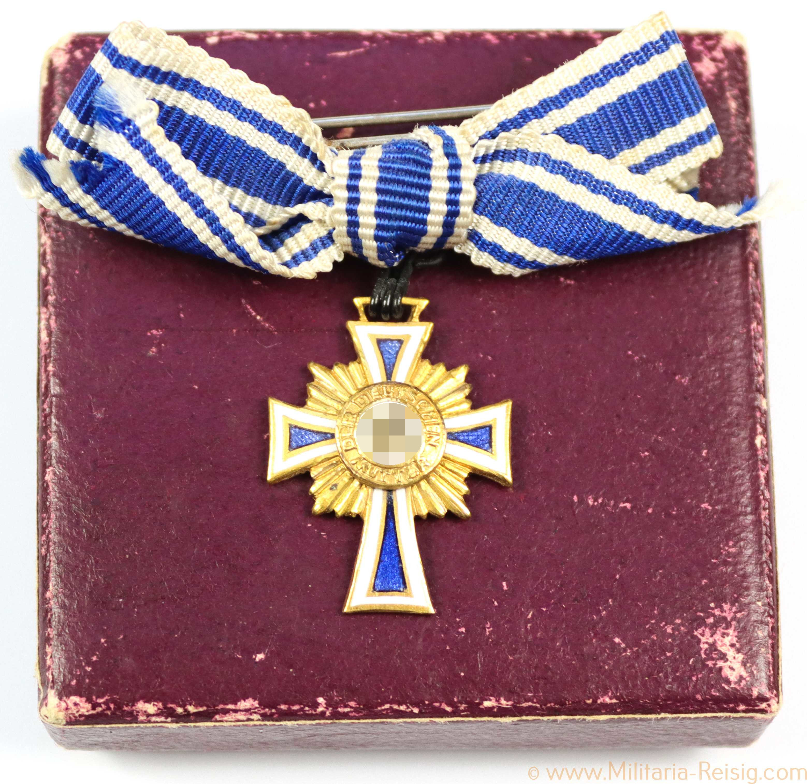 Miniatur Mutterkreuz in Gold in LDO Schachtel