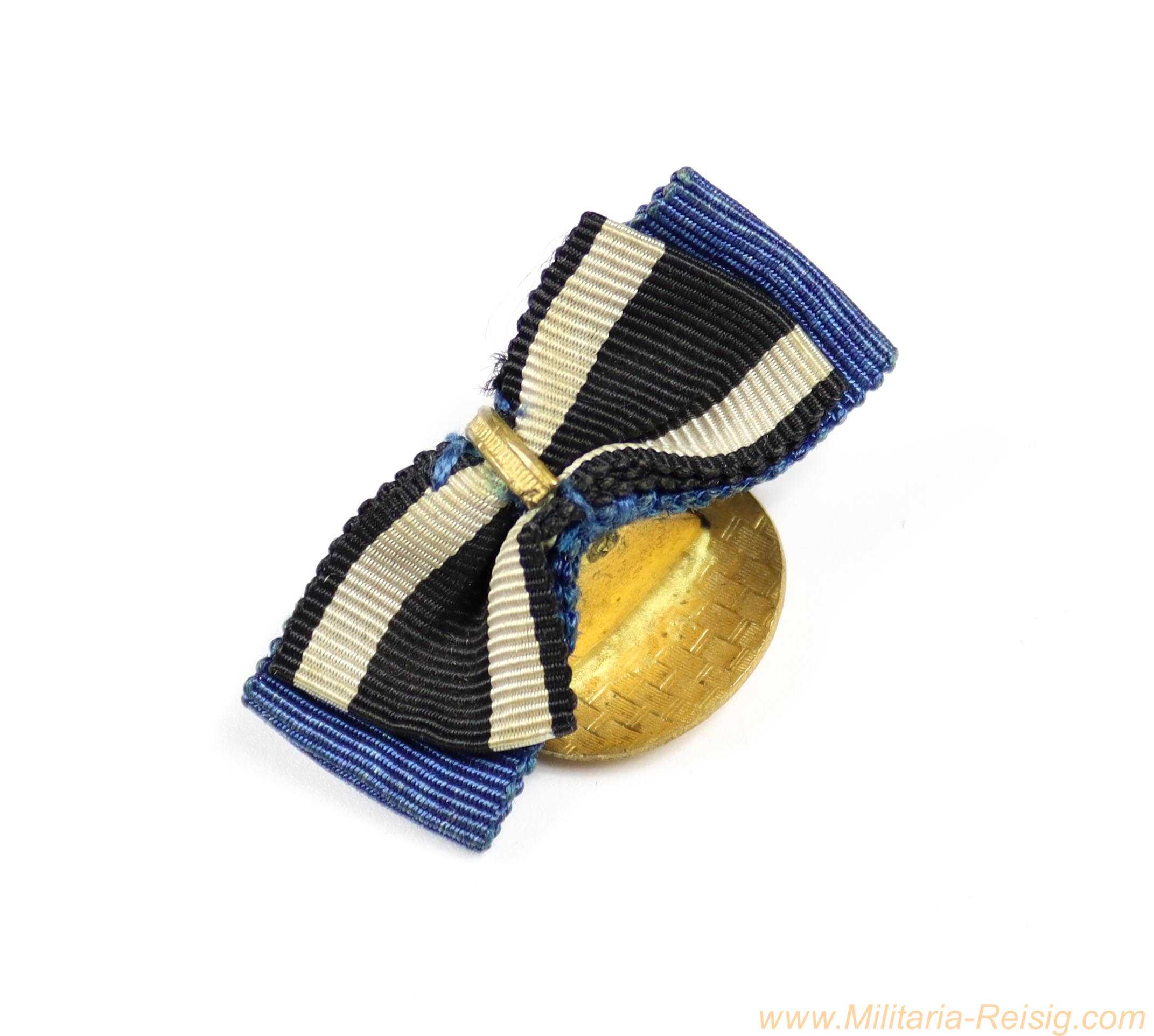 Knopflochdekoration eines Frontsoldaten des 1. Weltkrieges