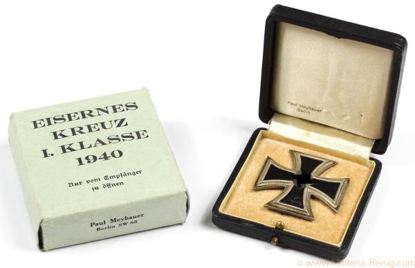 Eisernes Kreuz 1. Klasse 1939 im Etui und Umkarton (1940!), Hersteller 7
