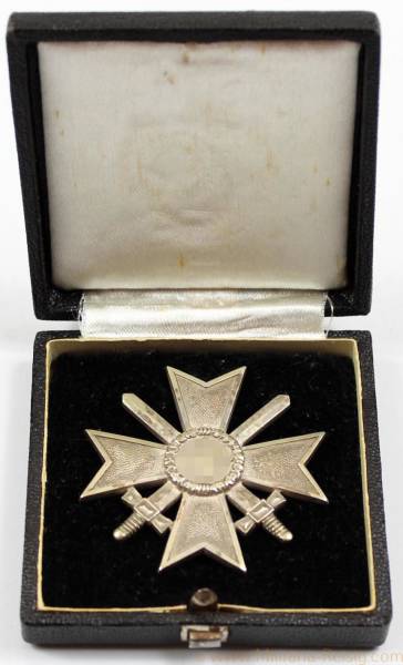 Kriegsverdienstkreuz mit Schwertern 1.Klasse, Herst. 1 (Deschler & Sohn München)