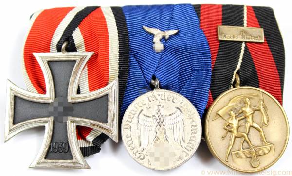 Ordensspange mit 3 Auszeichnungen, Eisernes Kreuz, Dienstauszeichnung 4.Klasse,...)
