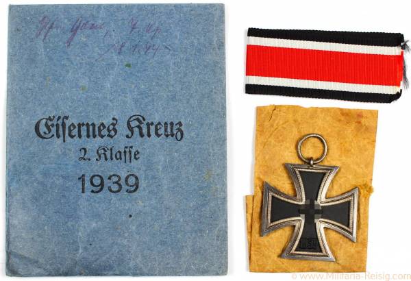 Eisernes Kreuz 2. Klasse 1939, Herst. 65 (Kerntyp 4) + Verleihungstüte, Verpackungspapier