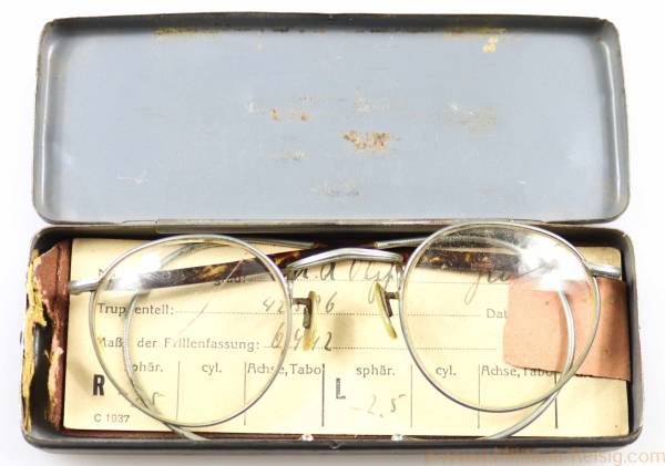 Wehrmacht Dienstbrille mit Brillenbehälter