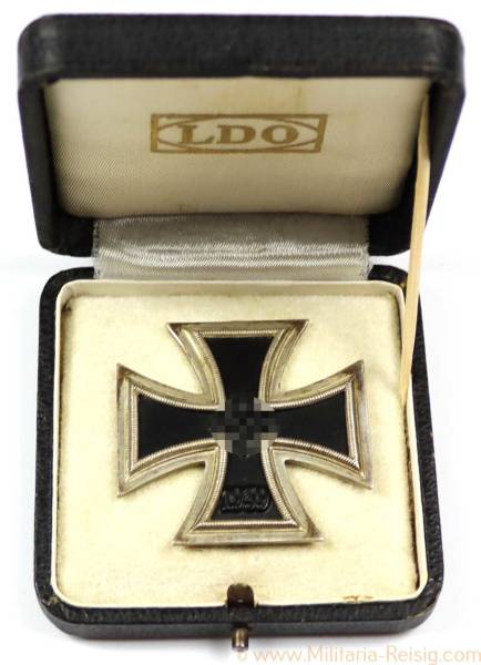 Eisernes Kreuz 1. Klasse 1939 im LDO-Etui, Hersteller L/13