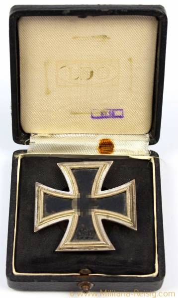Eisernes Kreuz 1. Klasse 1939 an Schraubscheibe im Etui, Hersteller L/18