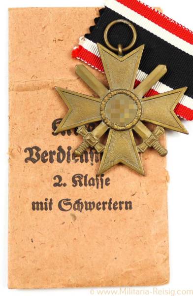 Kriegsverdienstkreuz mit Schwertern 2.Klasse 1939 + Verleihungstüte, Herst. Juncker, Berlin